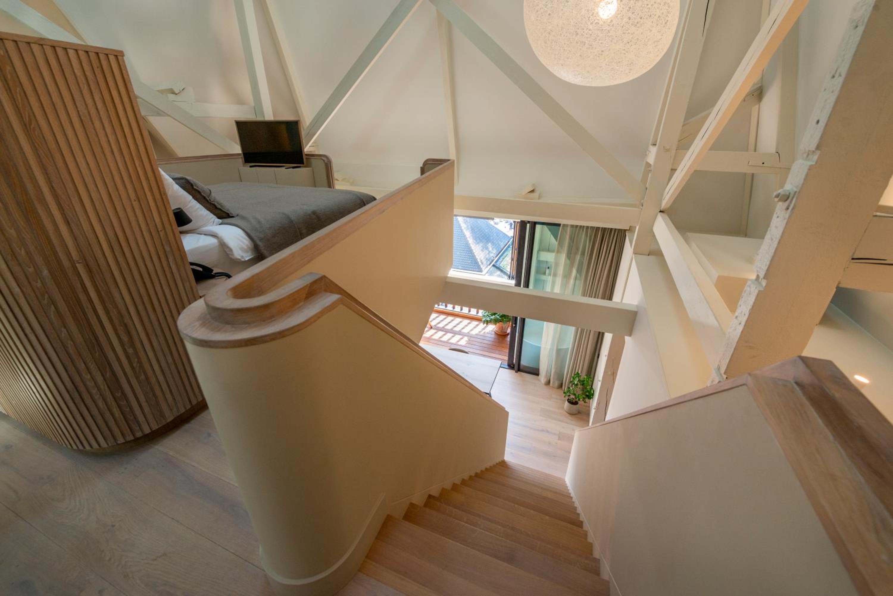 Deluxe King Suite