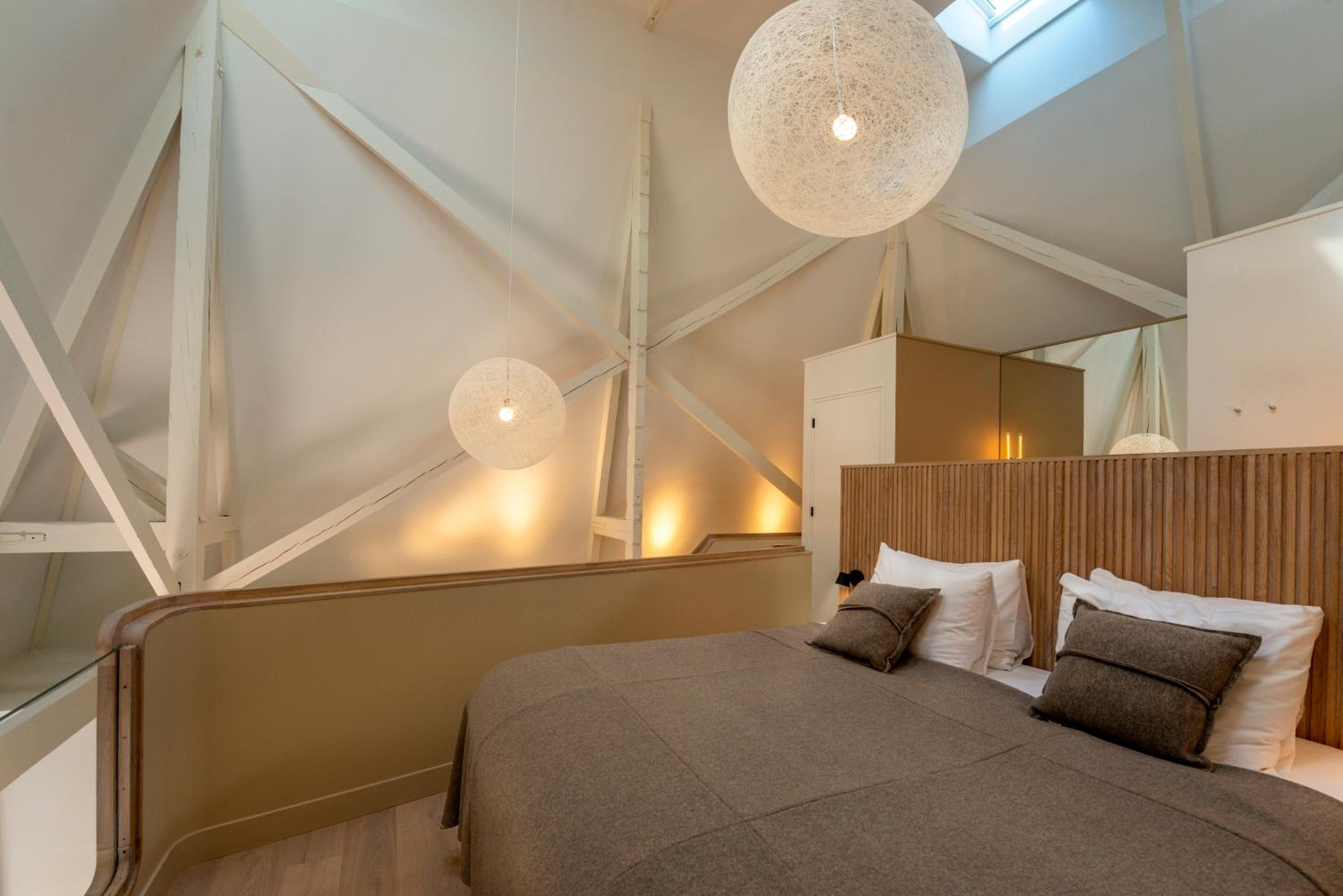 Deluxe King Suite