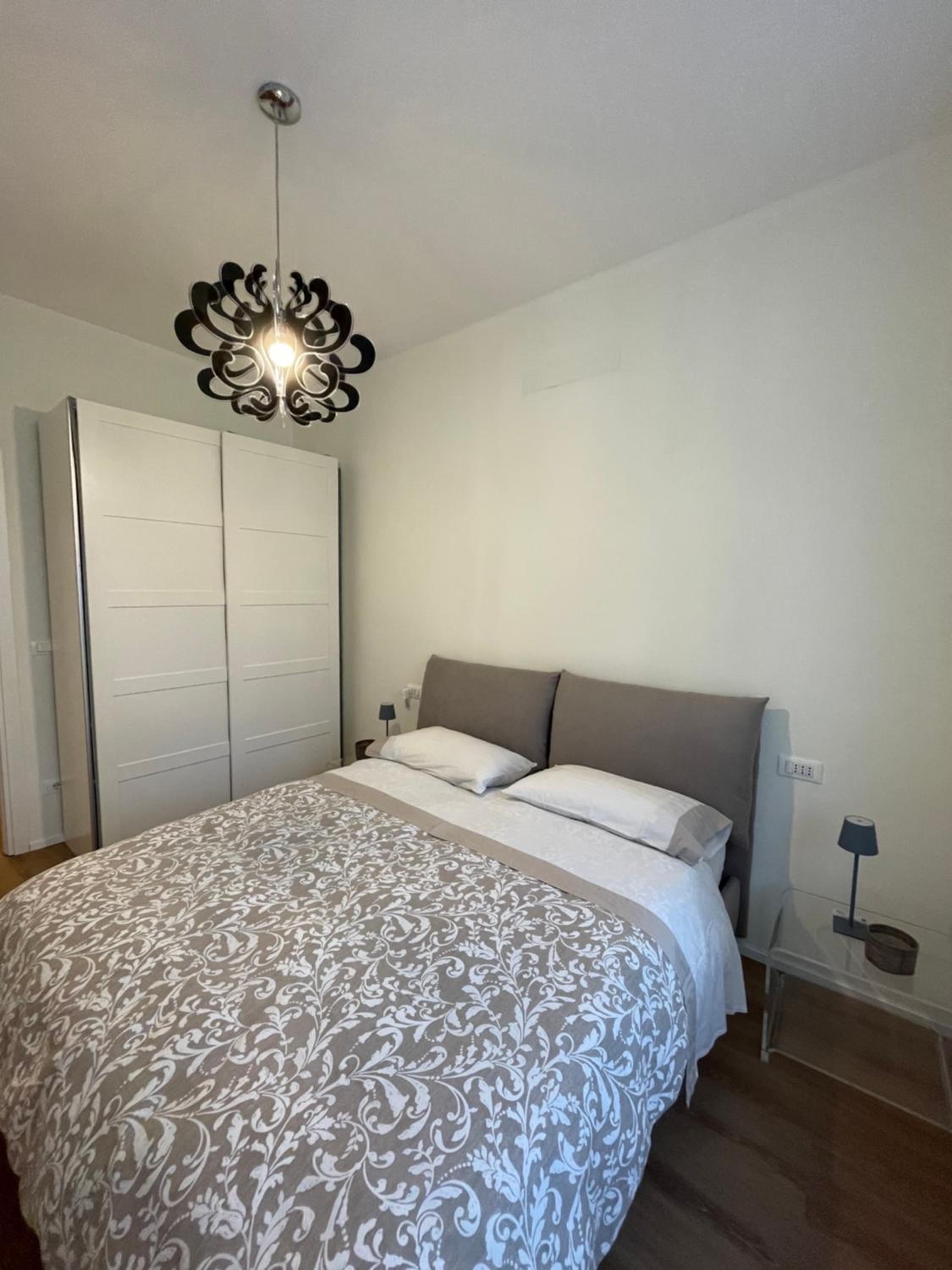 One-Bedroom Apartment - Photo 19