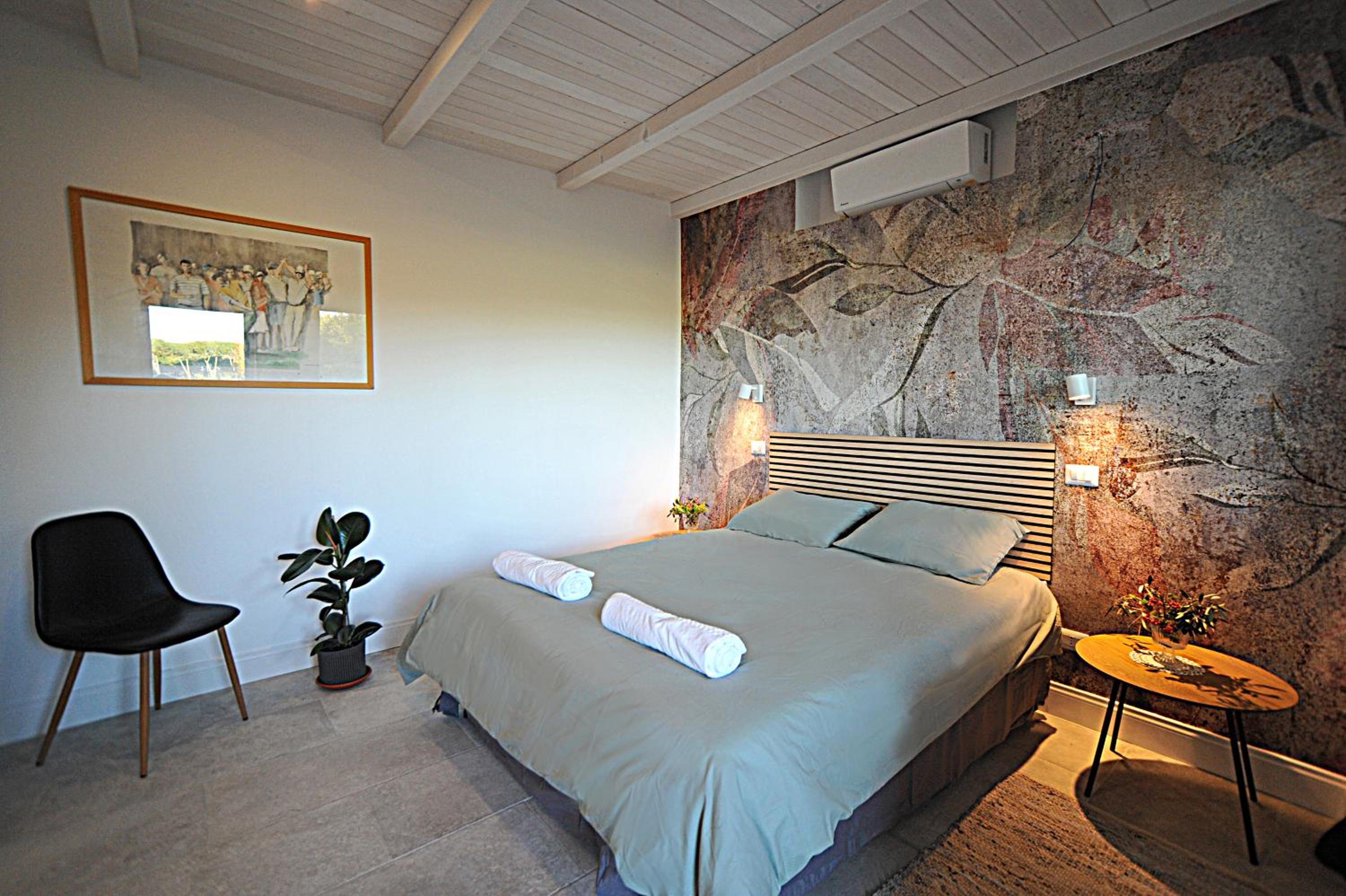 Large Double Room photo 1