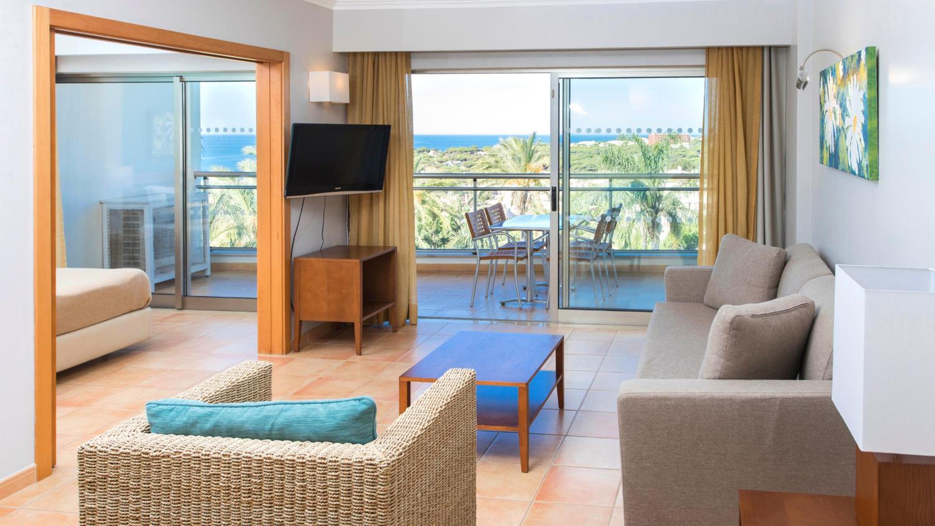One-Bedroom Apartment with Sea View
