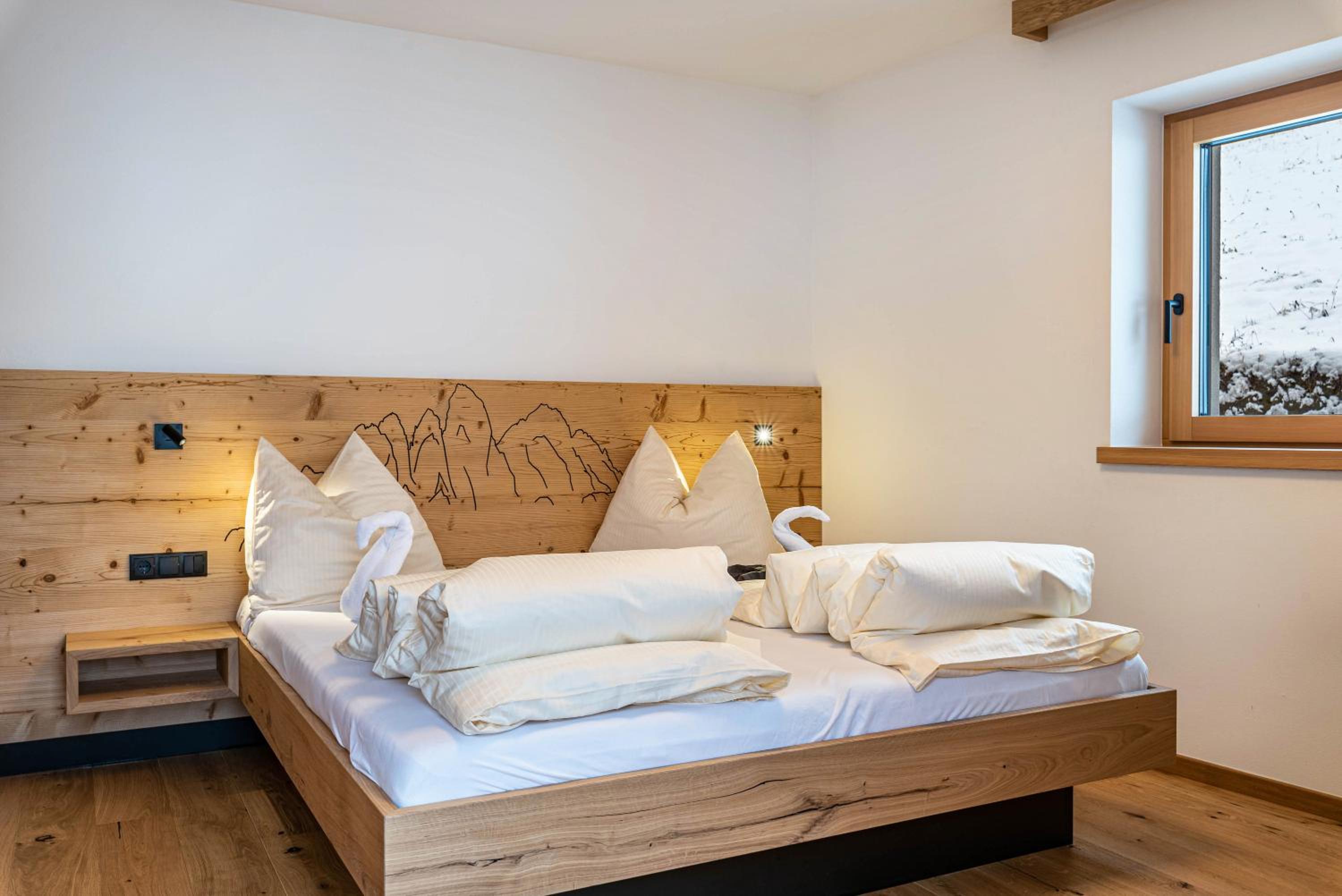 Two-Bedroom Deluxe Apartment with Garden View