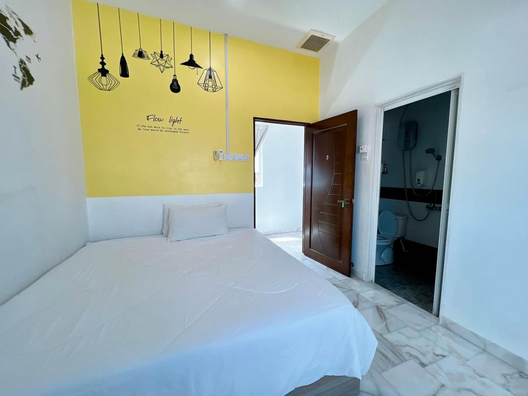 Double Room with Private Bathroom photo 2