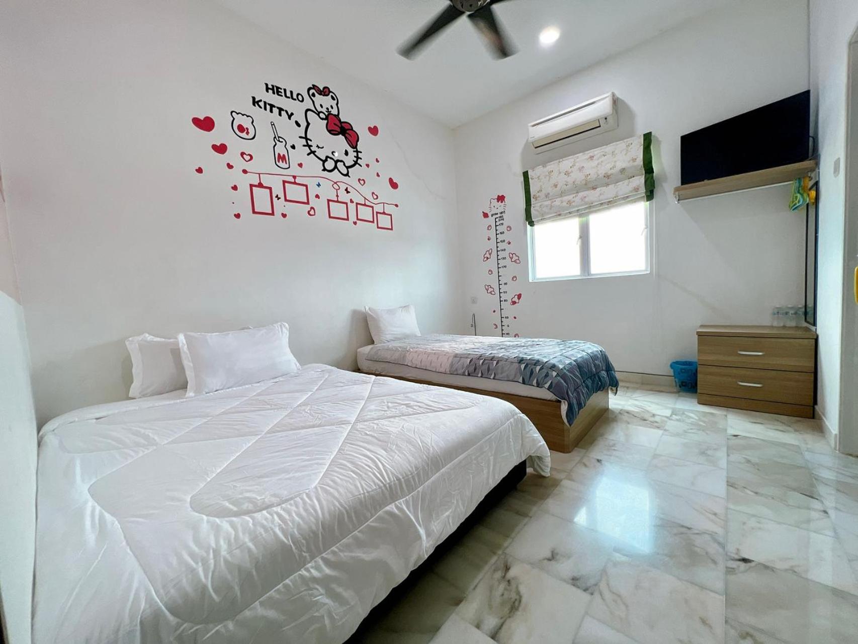 Twin Room with Private Bathroom photo 1
