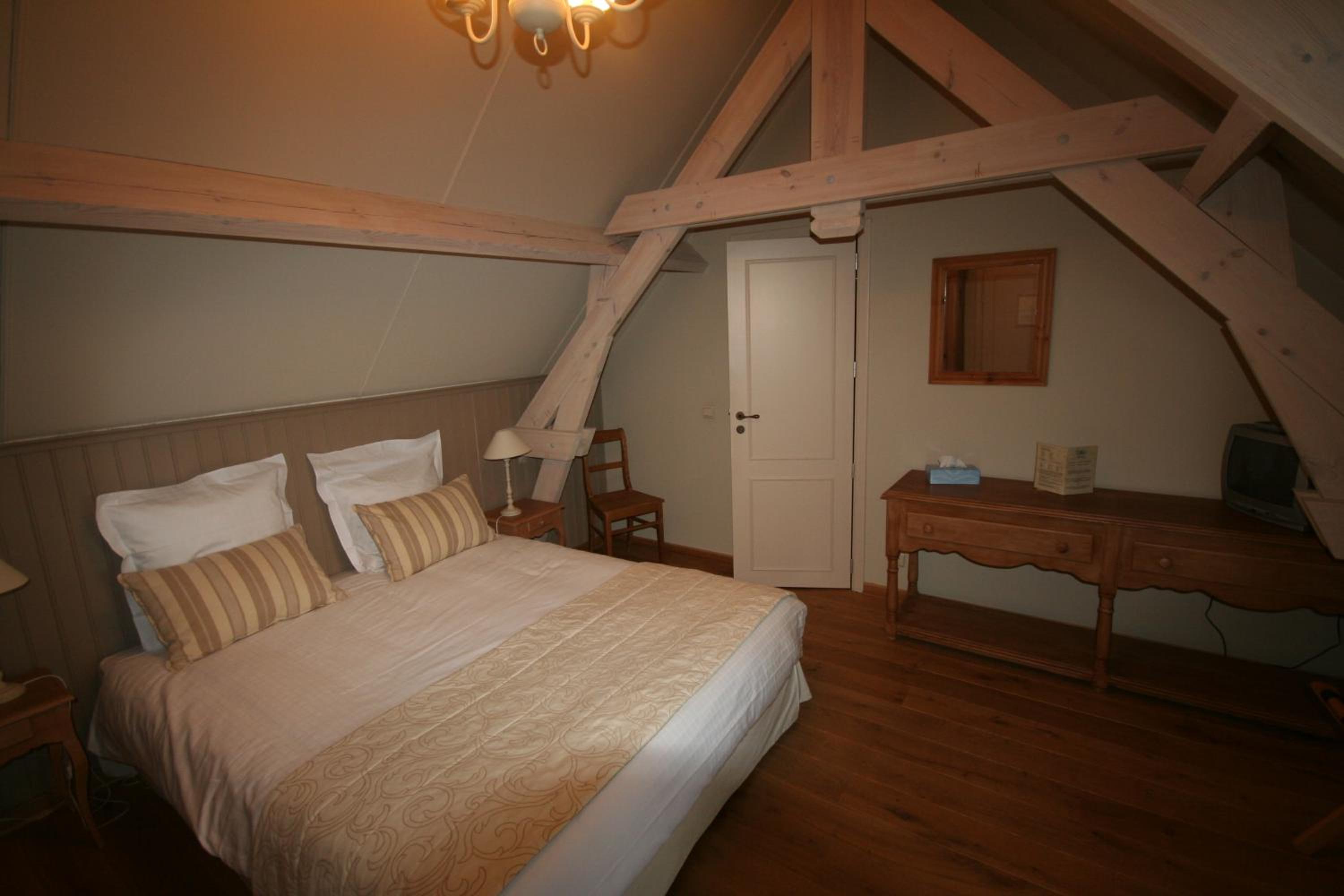 Standard Double Room - Photo 1