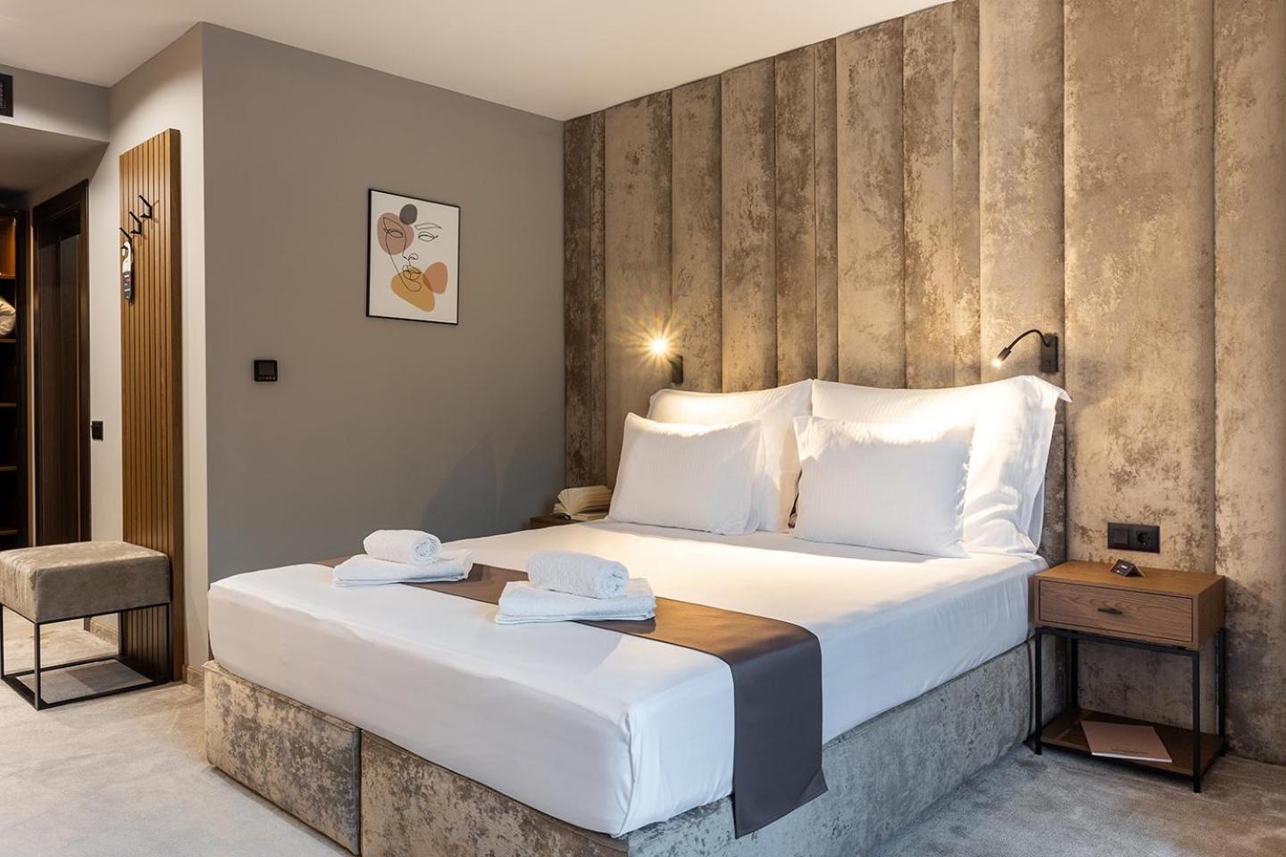 Double or Twin Room - Photo 1