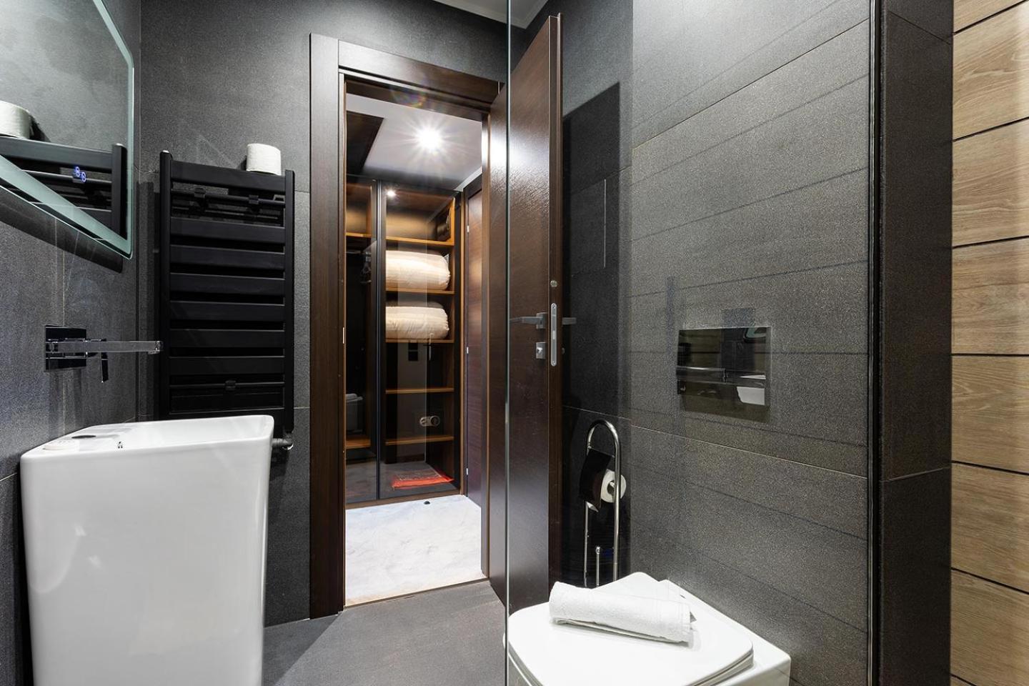 Double or Twin Room - Photo 5