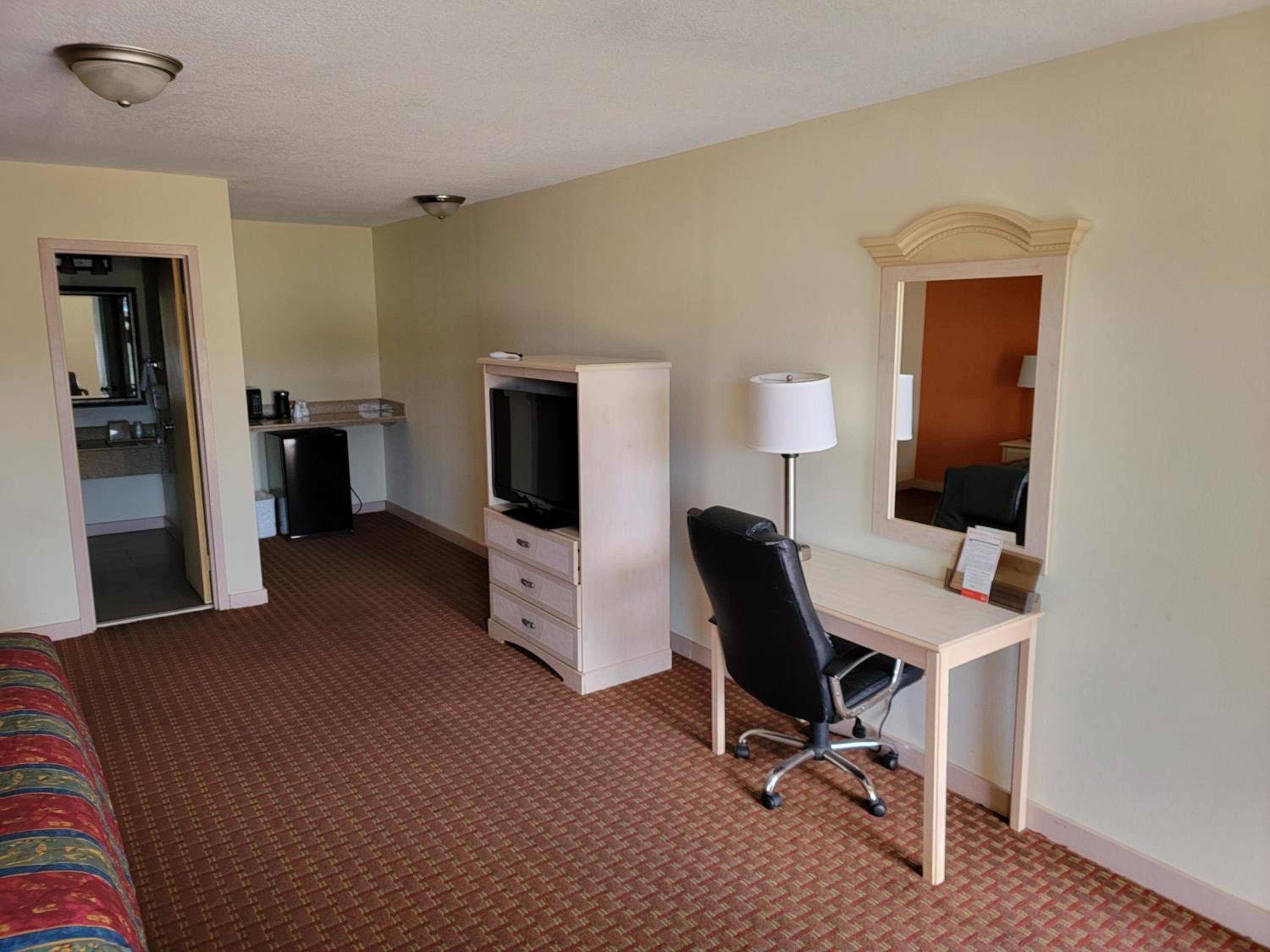 King Room - Non-Smoking - Photo 1