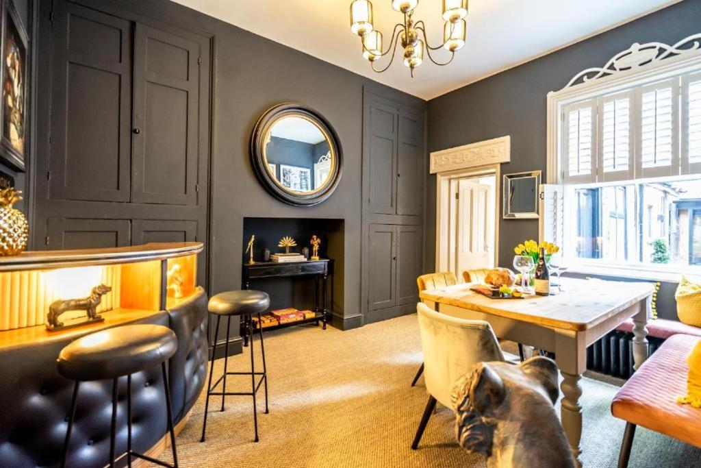 Three-Bedroom House - Photo 44
