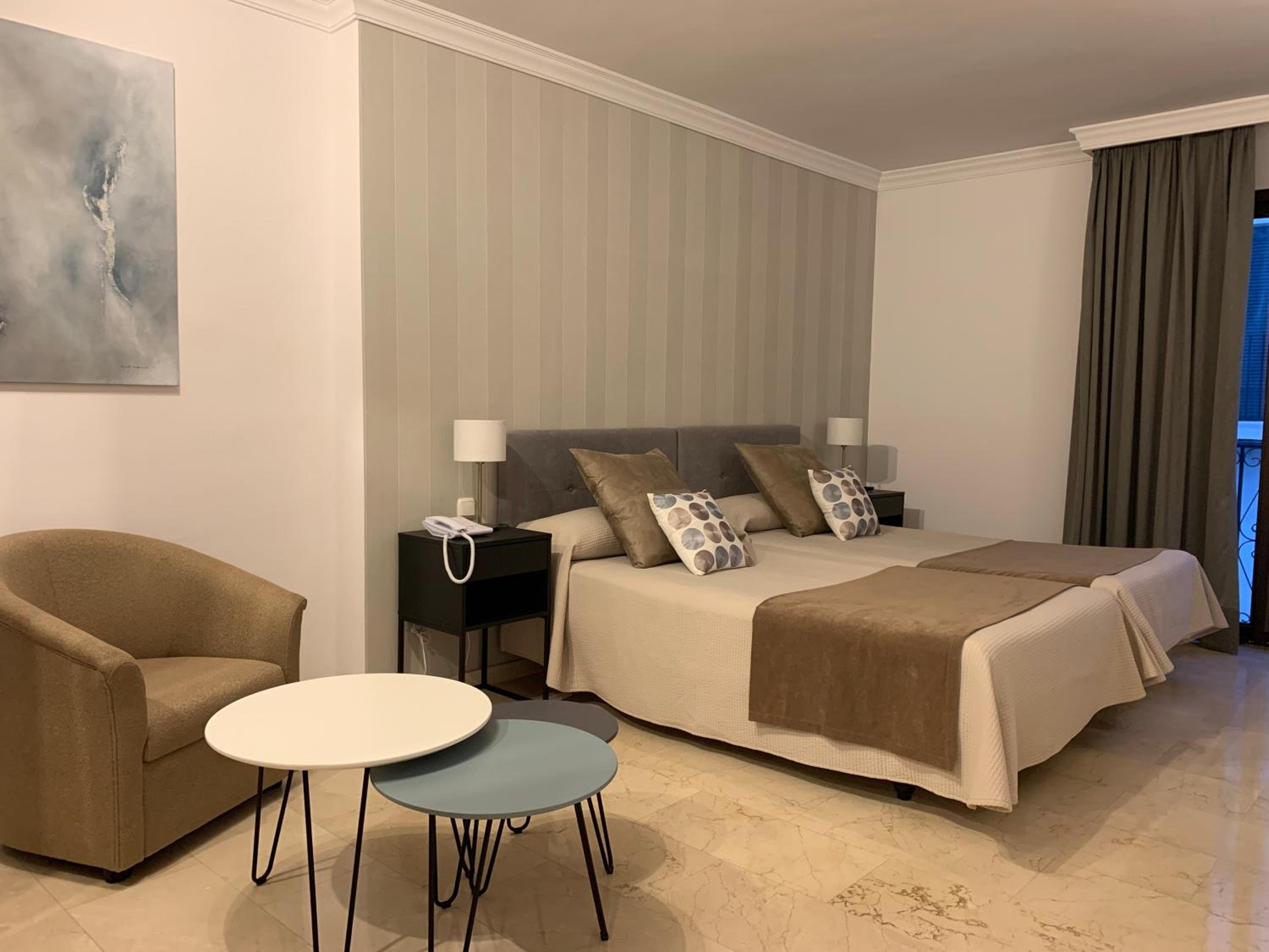 Double Room - Photo 4