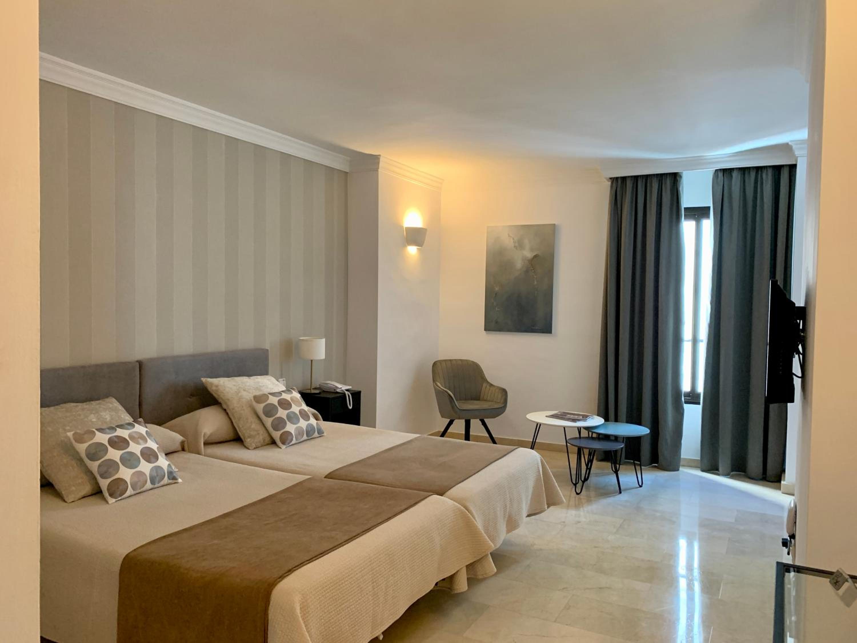Double Room - Photo 2