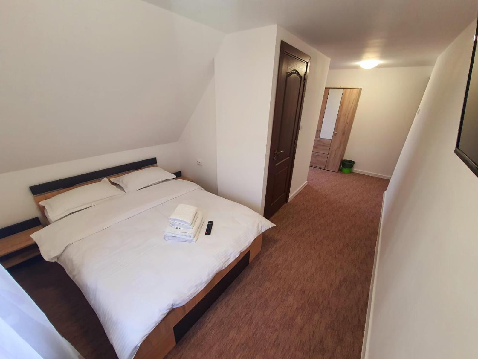 Double Room with Balcony - Photo 1