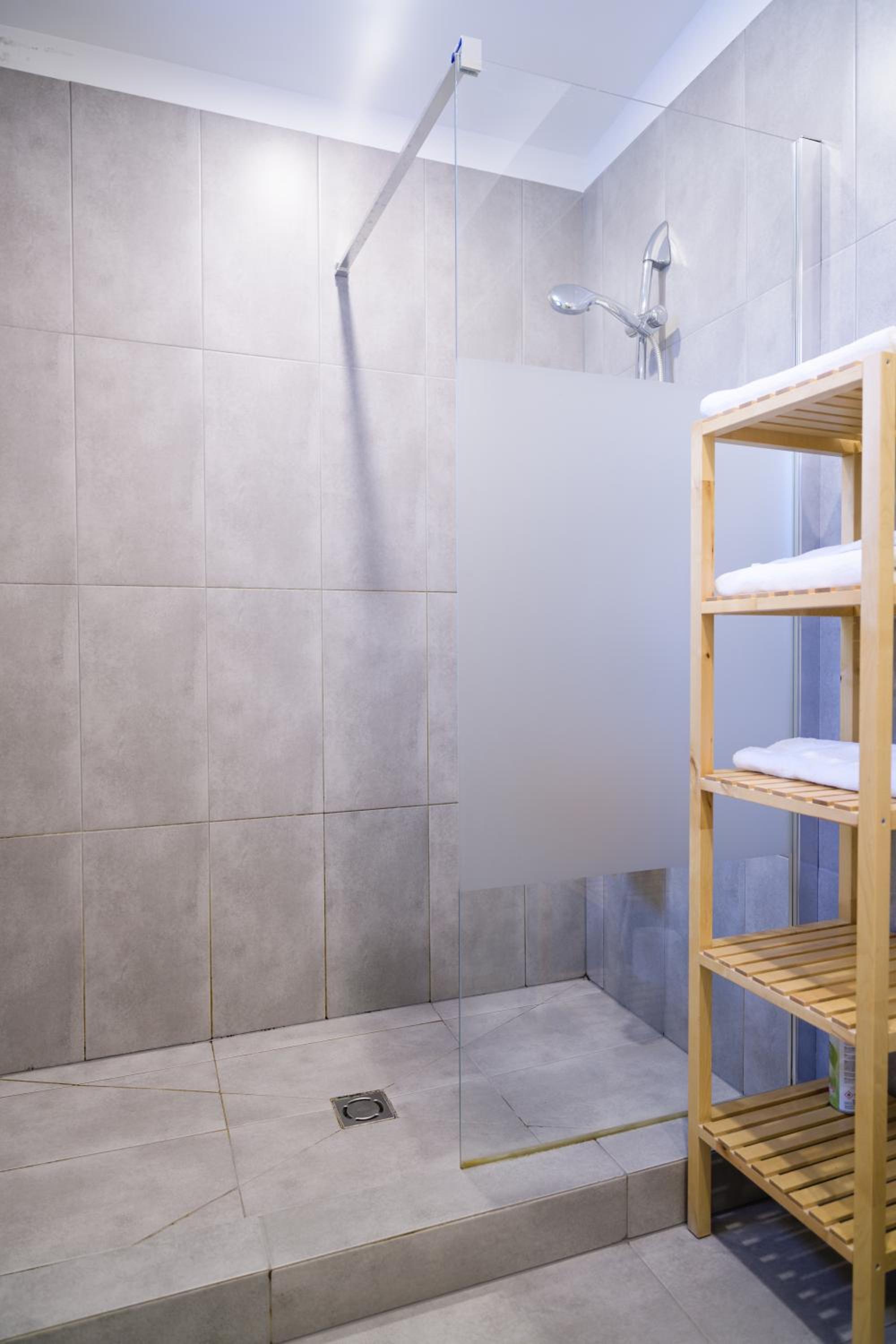 Quadruple Room - Photo 14