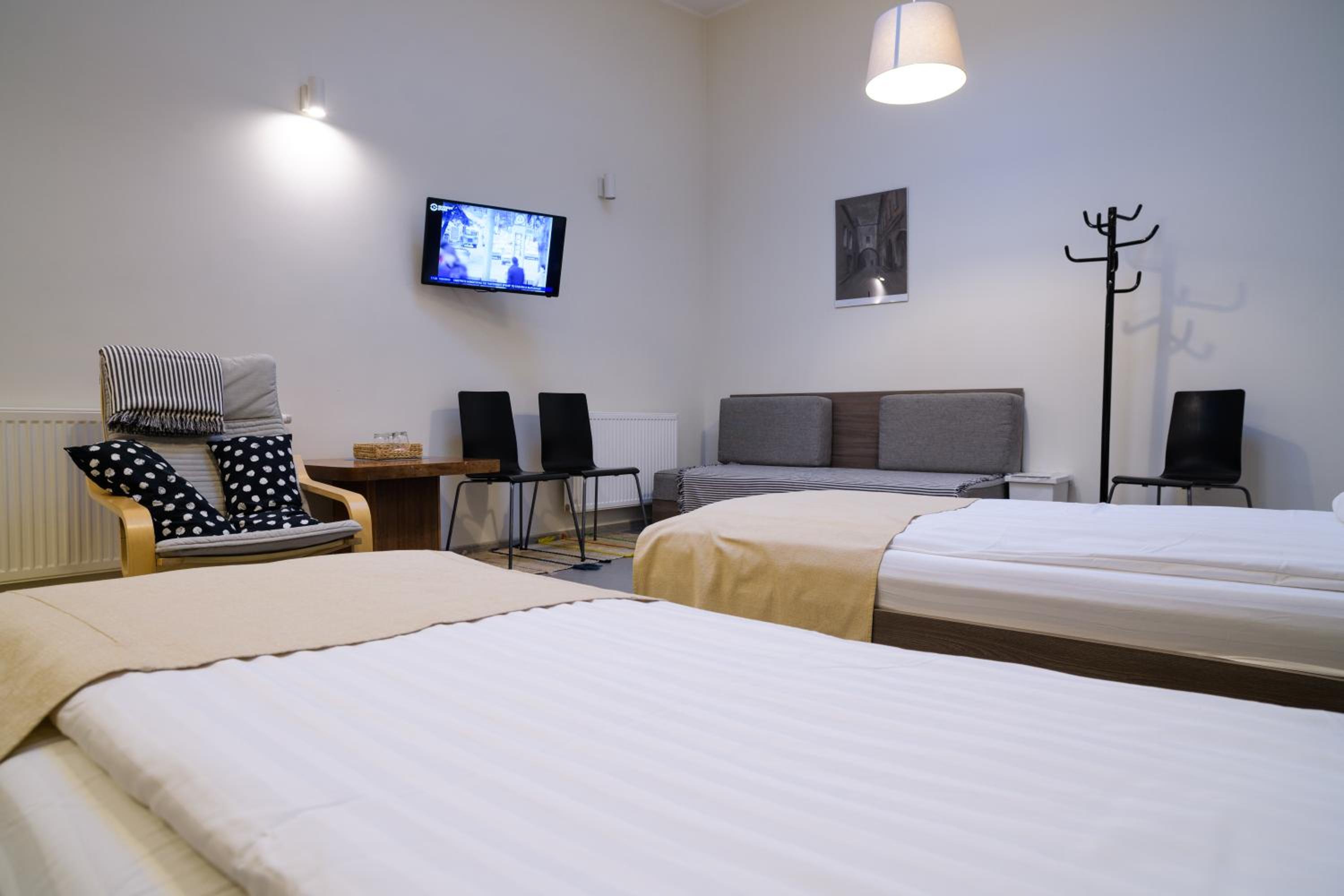 Quadruple Room - Photo 1
