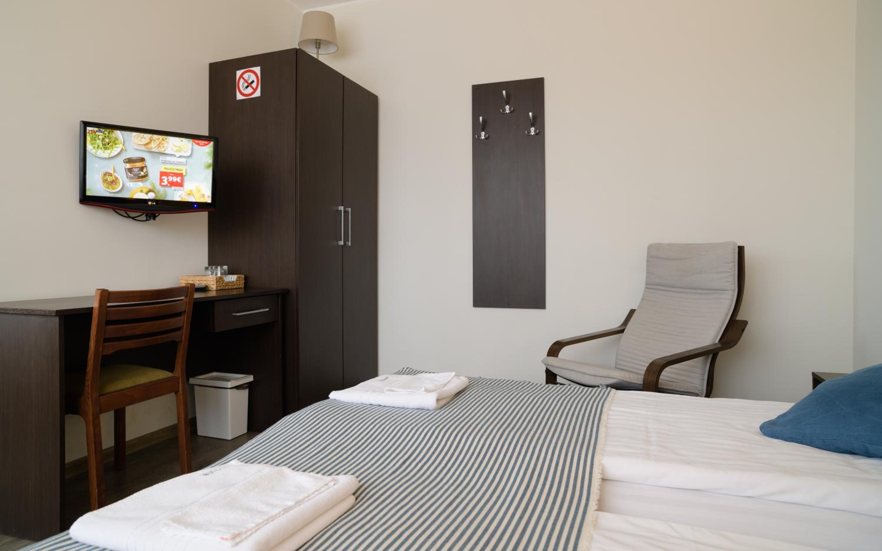 Double or Twin Room - Photo 28