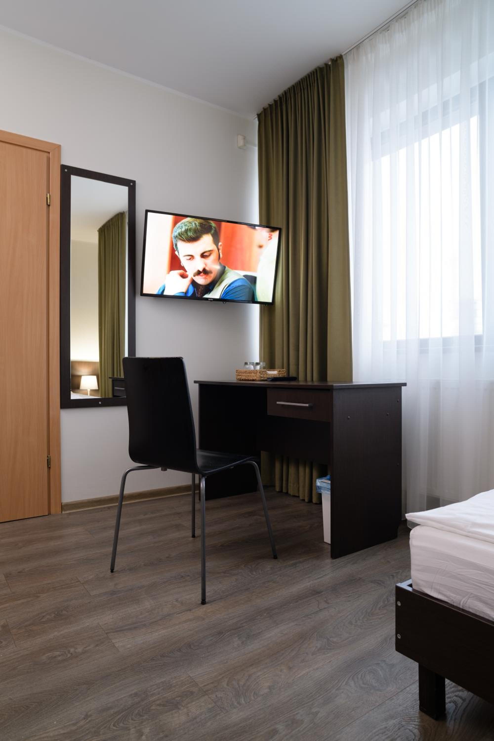 Double or Twin Room - Photo 29
