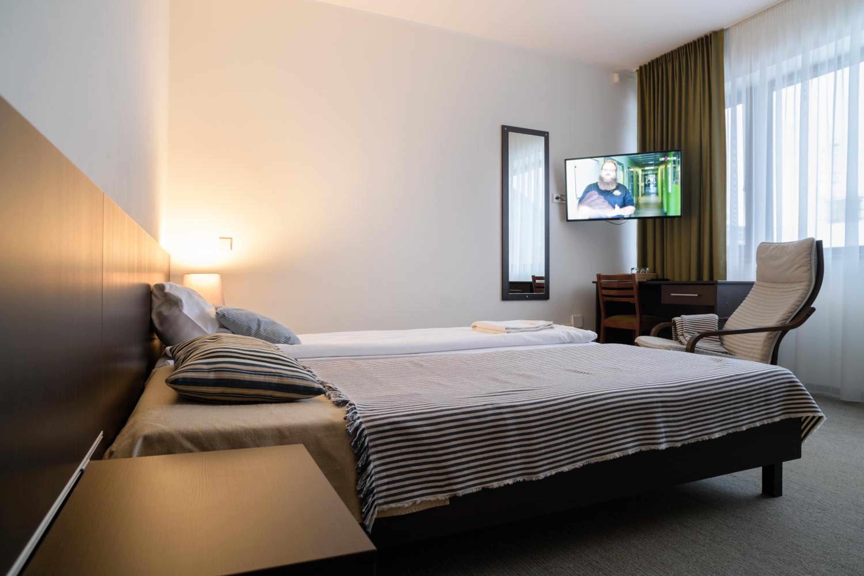 Double or Twin Room - Photo 11