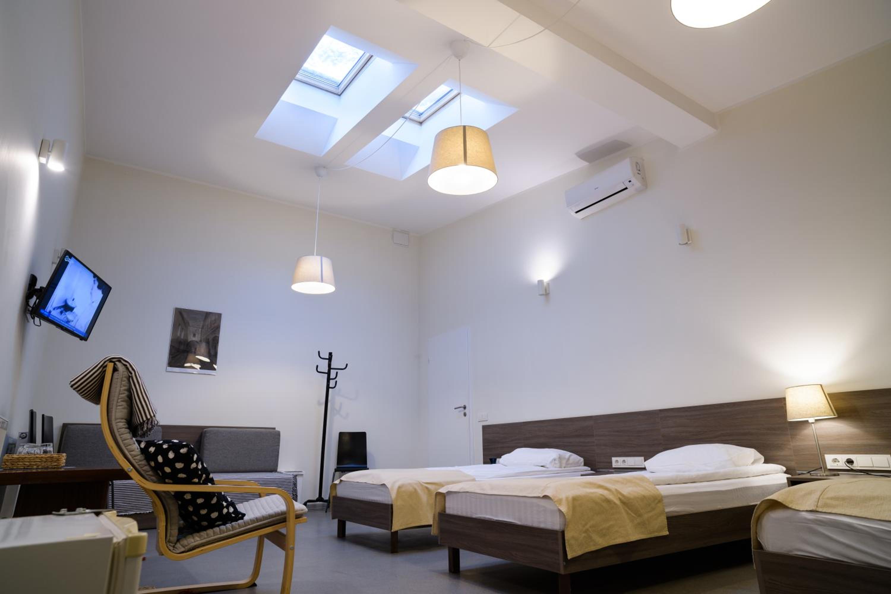 Quadruple Room - Photo 20
