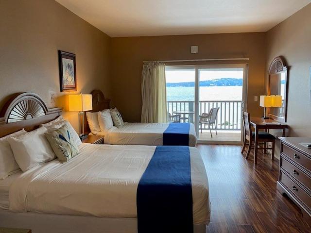 Double Room with Balcony and Sea View - Photo 1