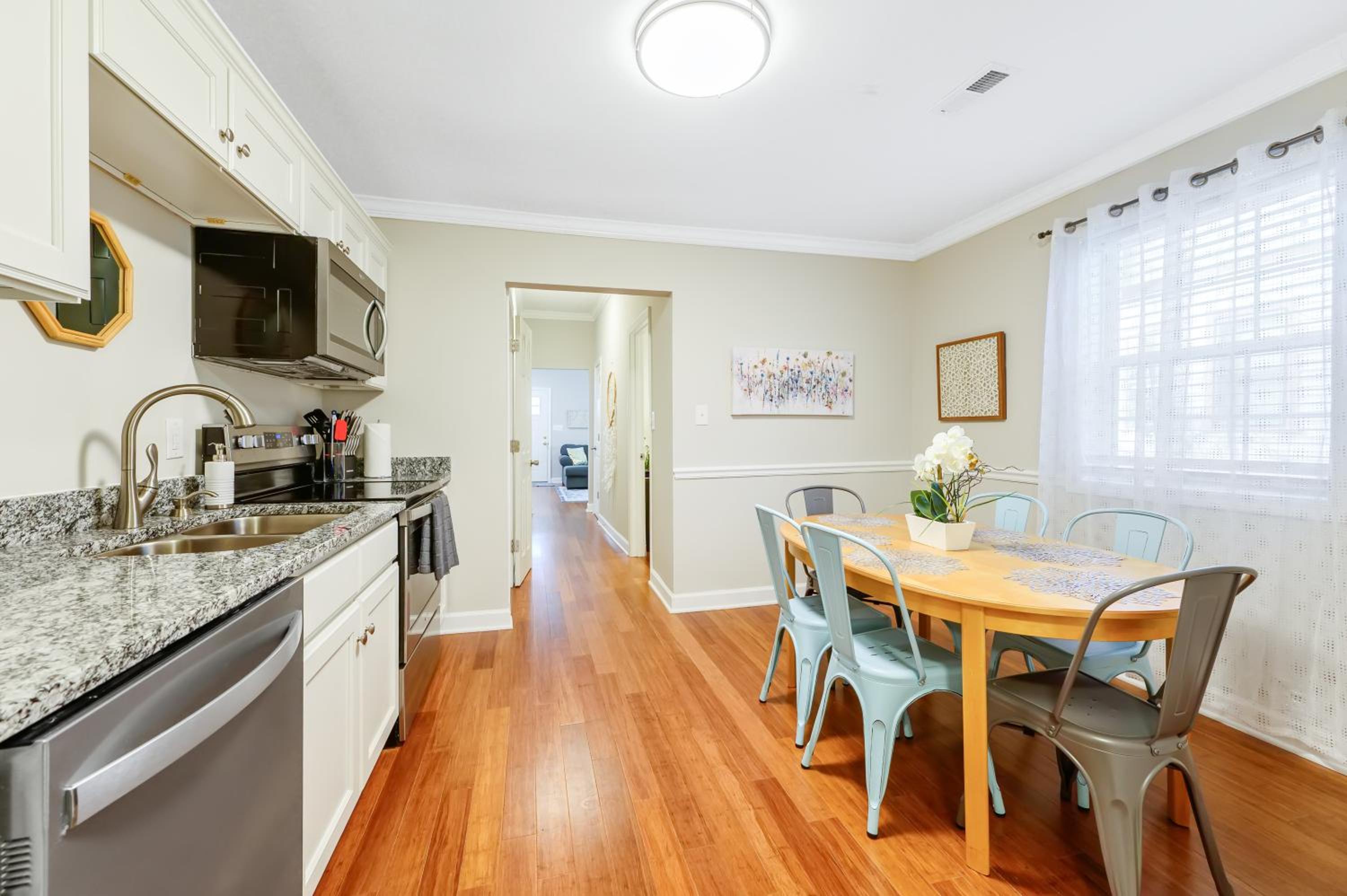 Three-Bedroom House photo 2