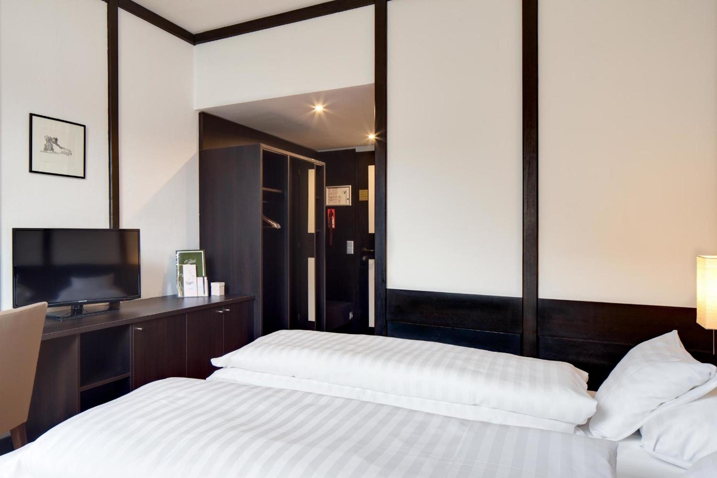 Standard Double Room - Photo 5