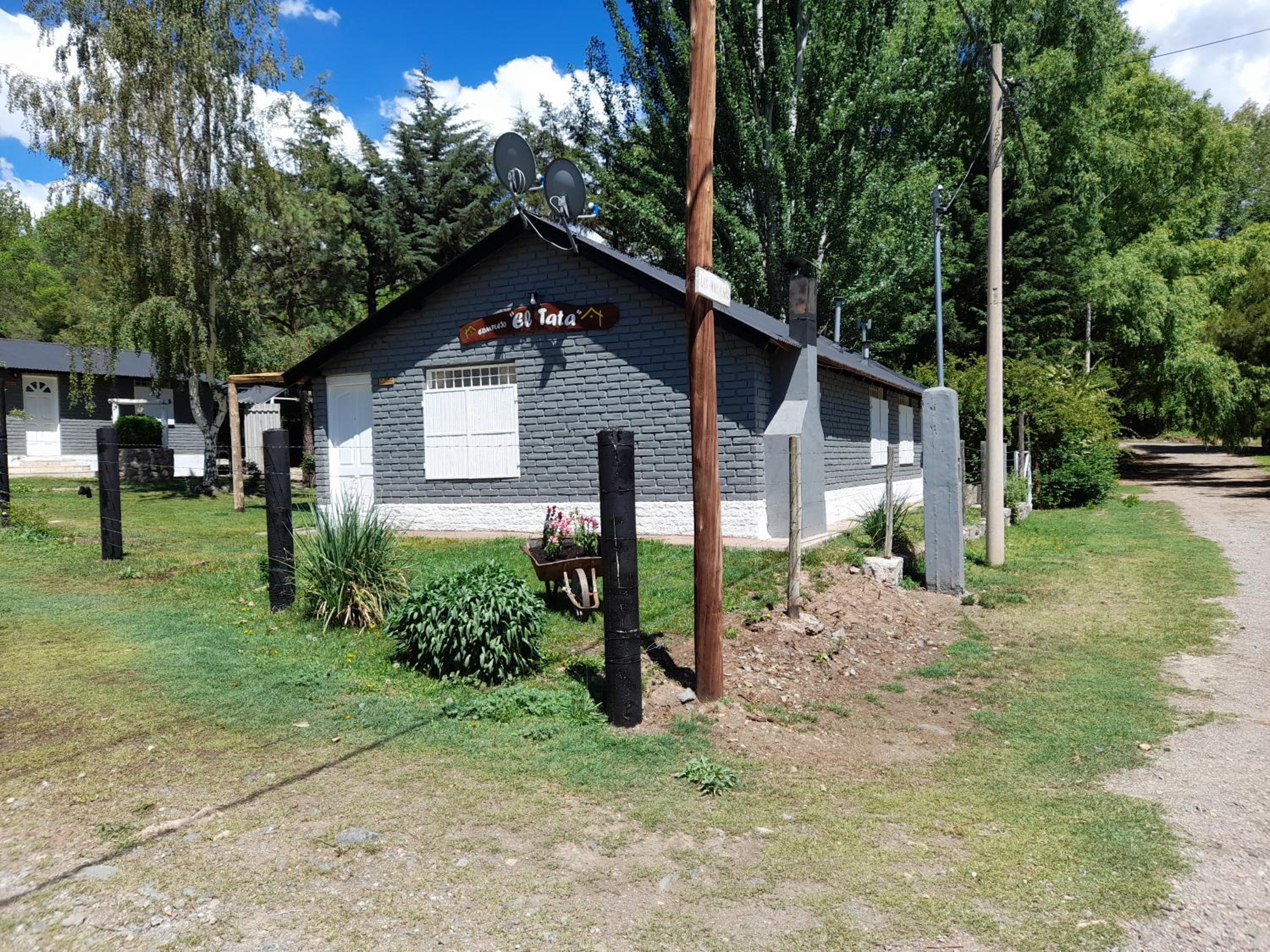 One-Bedroom House photo 2