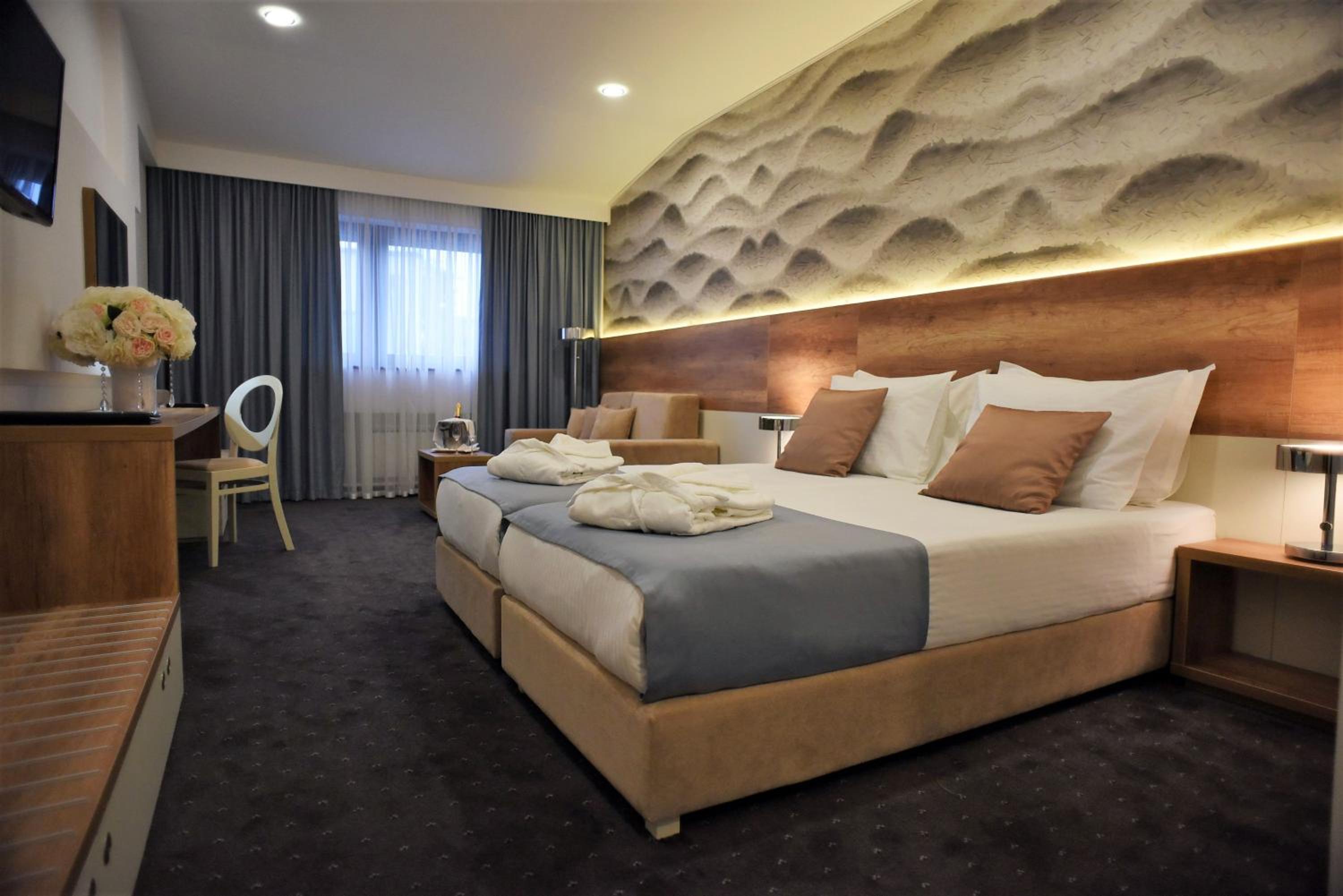 Deluxe Twin Room photo 3