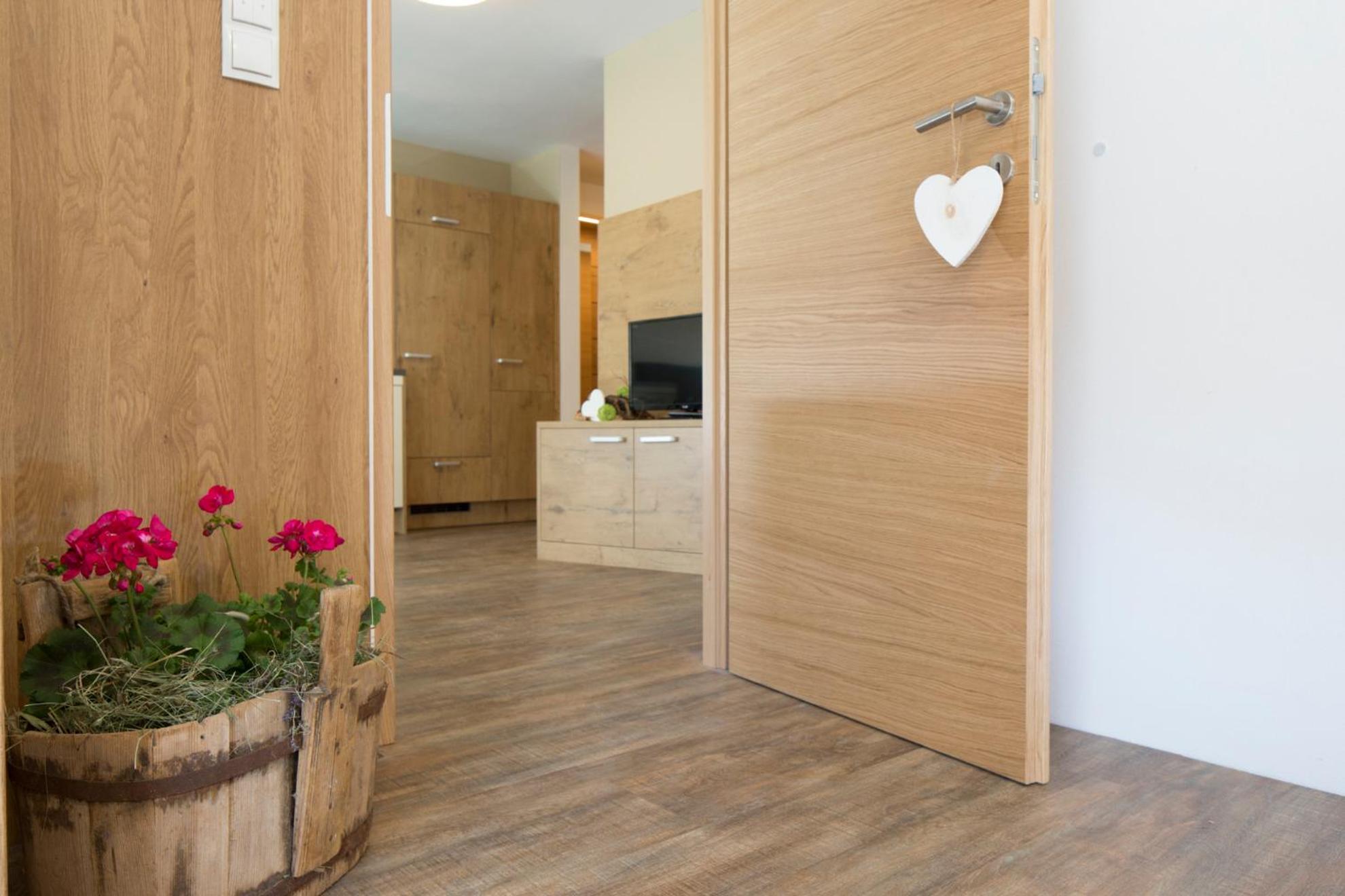 Two-Bedroom Deluxe Apartment with Garden View photo 3