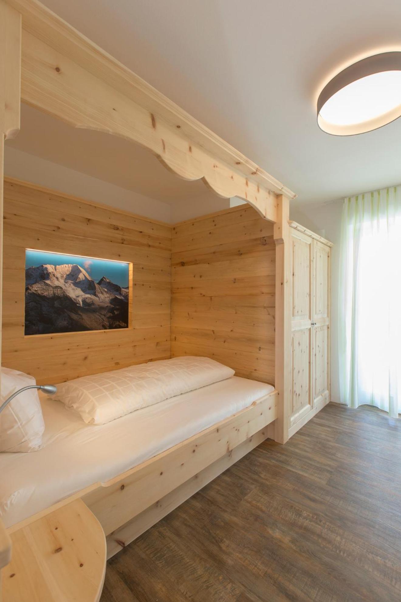 Two-Bedroom Deluxe Apartment with Garden View photo 3