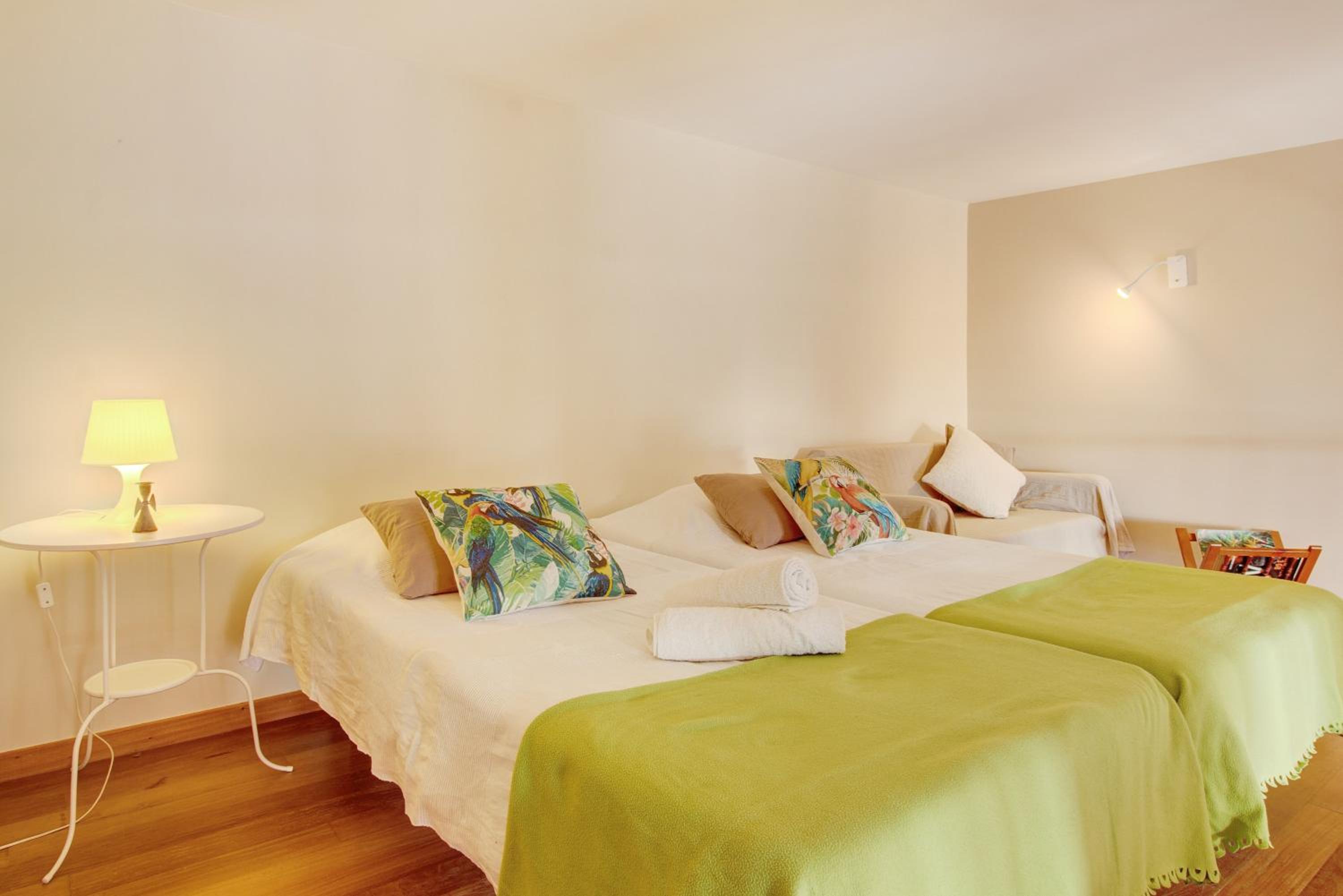 Two-Bedroom Deluxe Apartment with Balcony photo 2