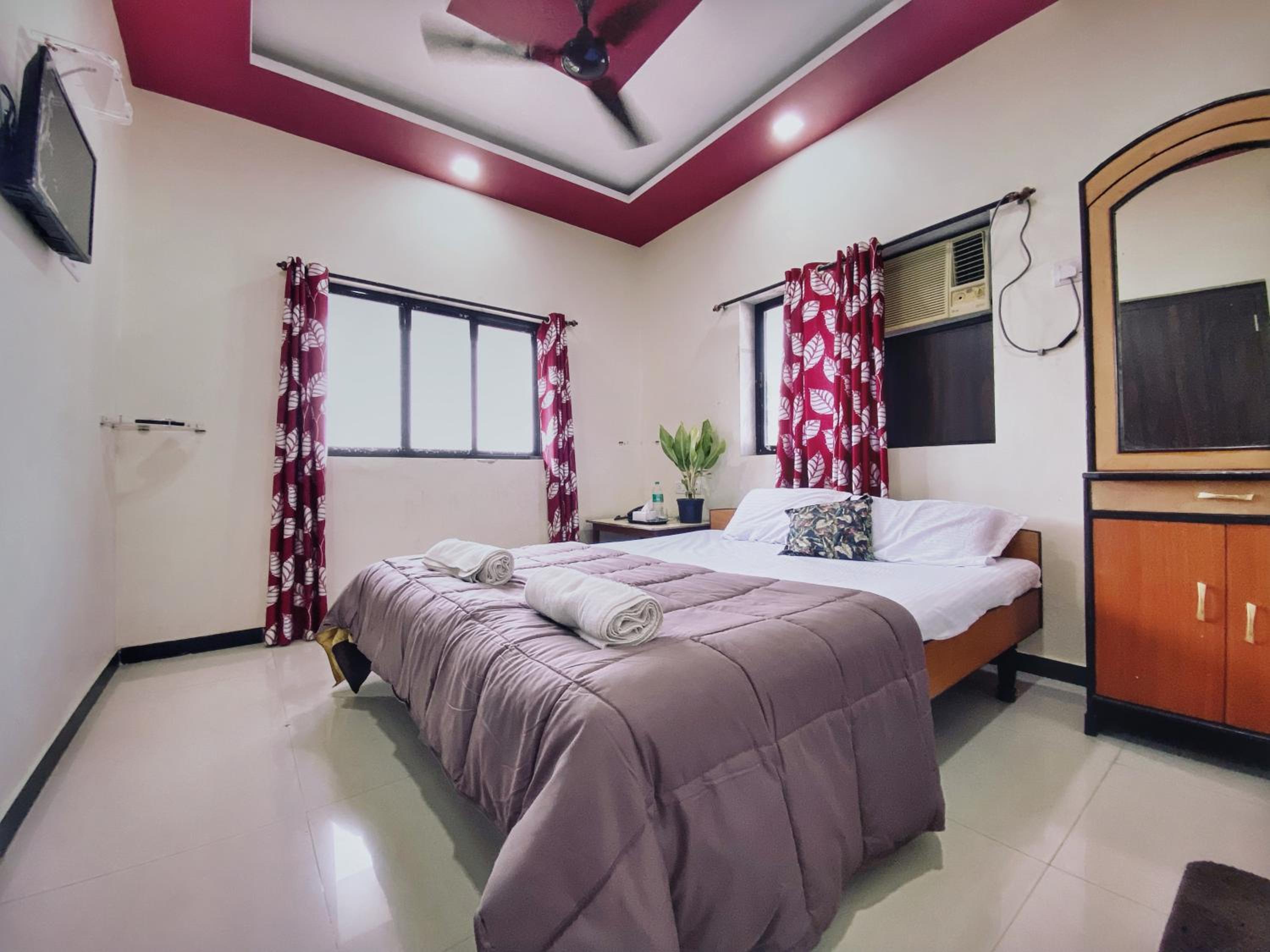 Three-Bedroom Villa - Photo 14