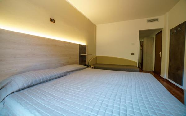 Superior Triple Room photo 3