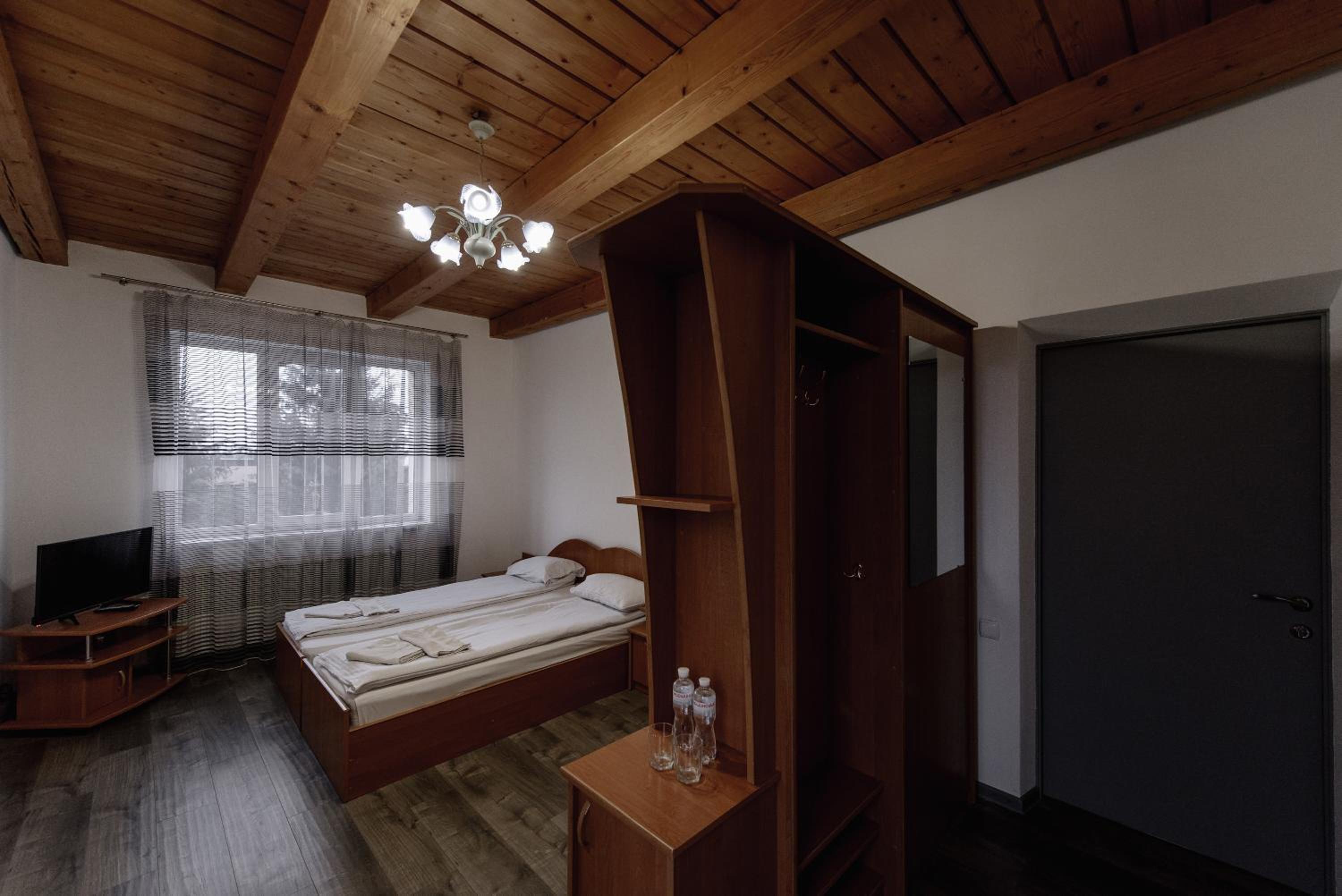 Deluxe Double Room with Extra Bed photo 1