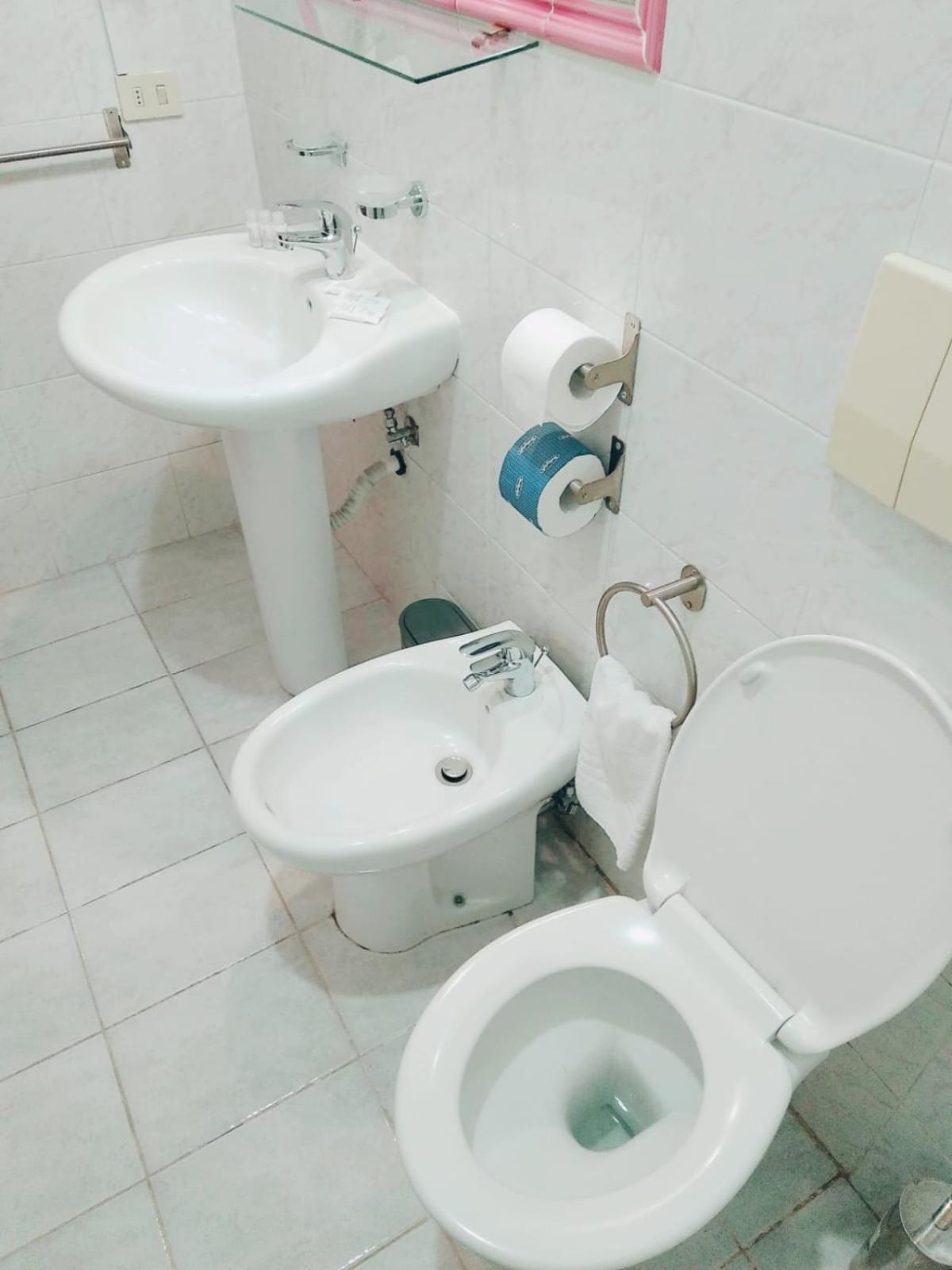Large Double or Twin Room photo 3