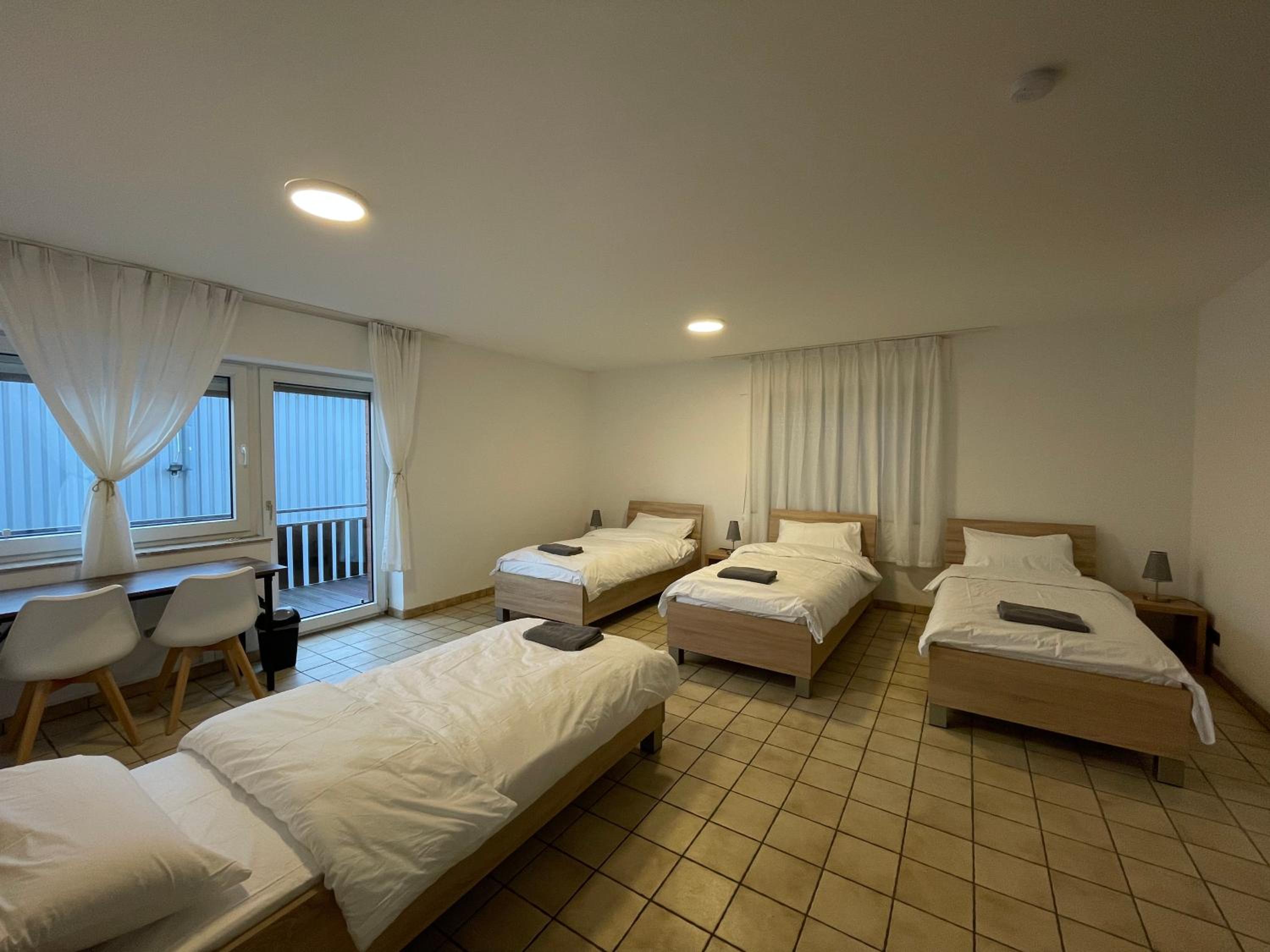 Classic Quadruple Room - Photo 7