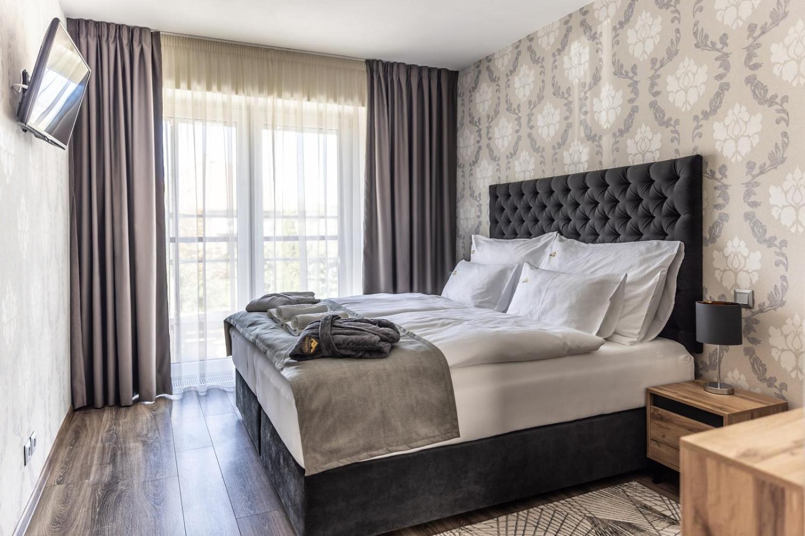 One-Bedroom Apartment - Photo 1