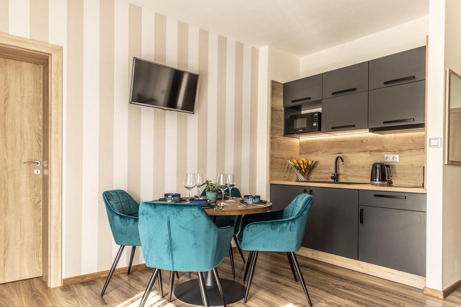 One-Bedroom Apartment - Photo 3