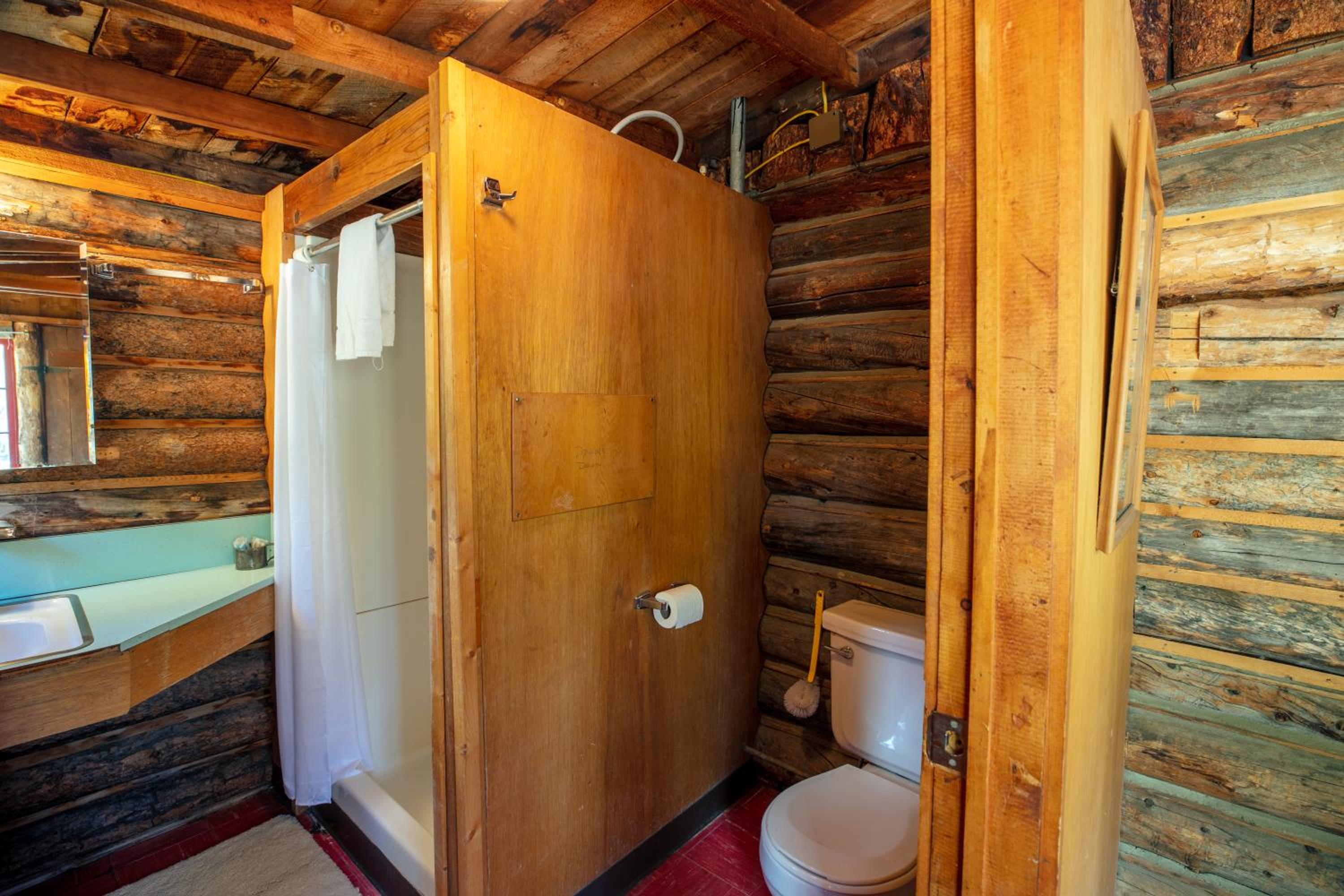Hilltop Cabin - No Pets photo 3