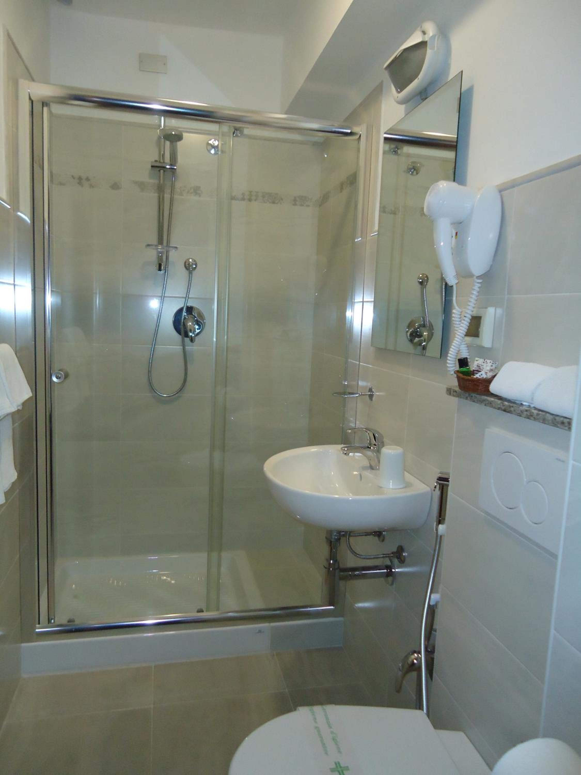 Standard Double Room - Photo 1