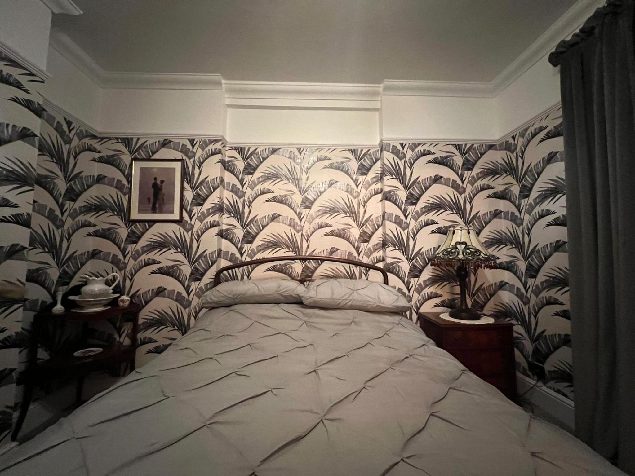 One Bedroom Apartment with Balcony - Photo 3