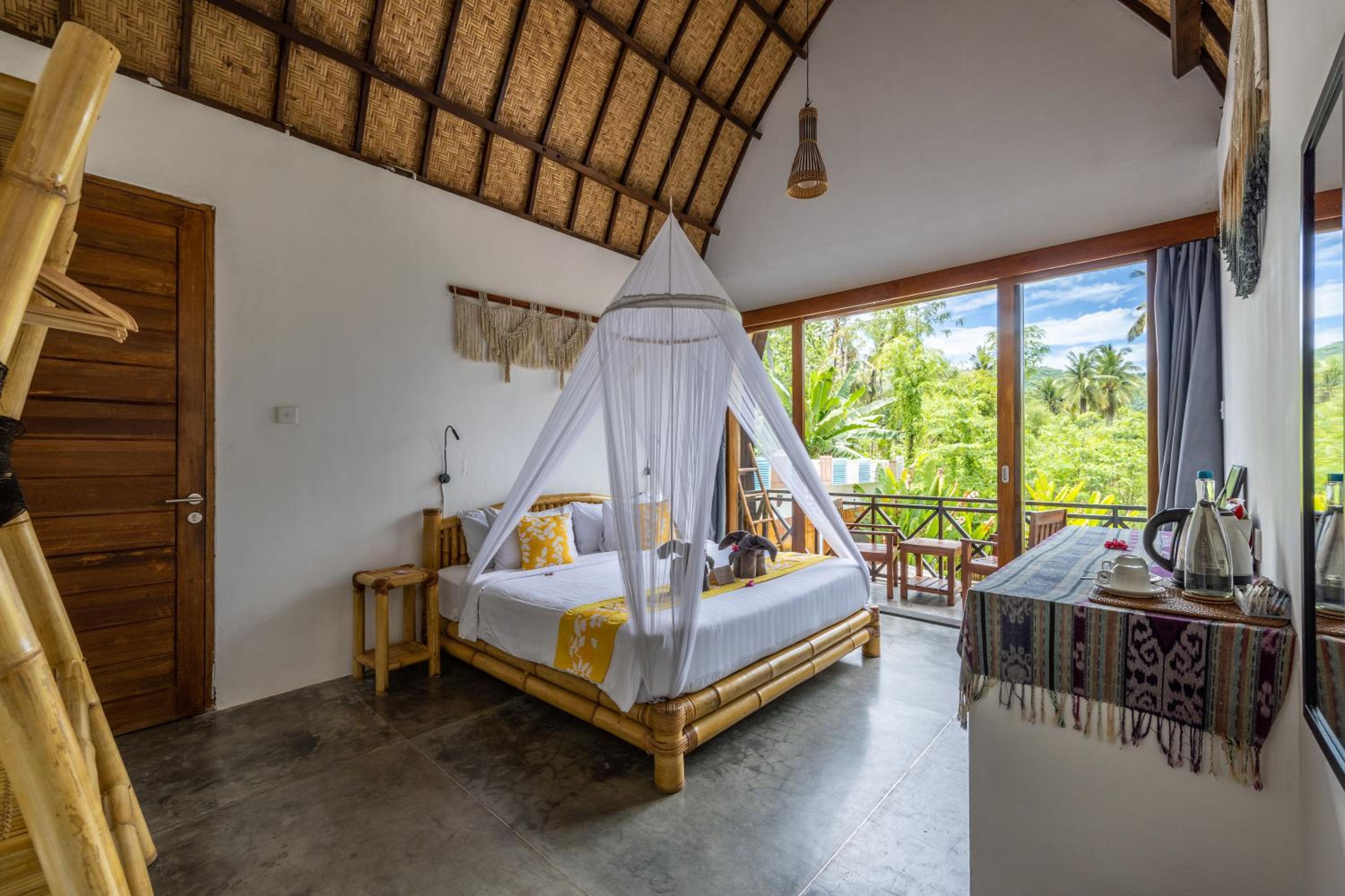 Deluxe Bungalow with Pool View