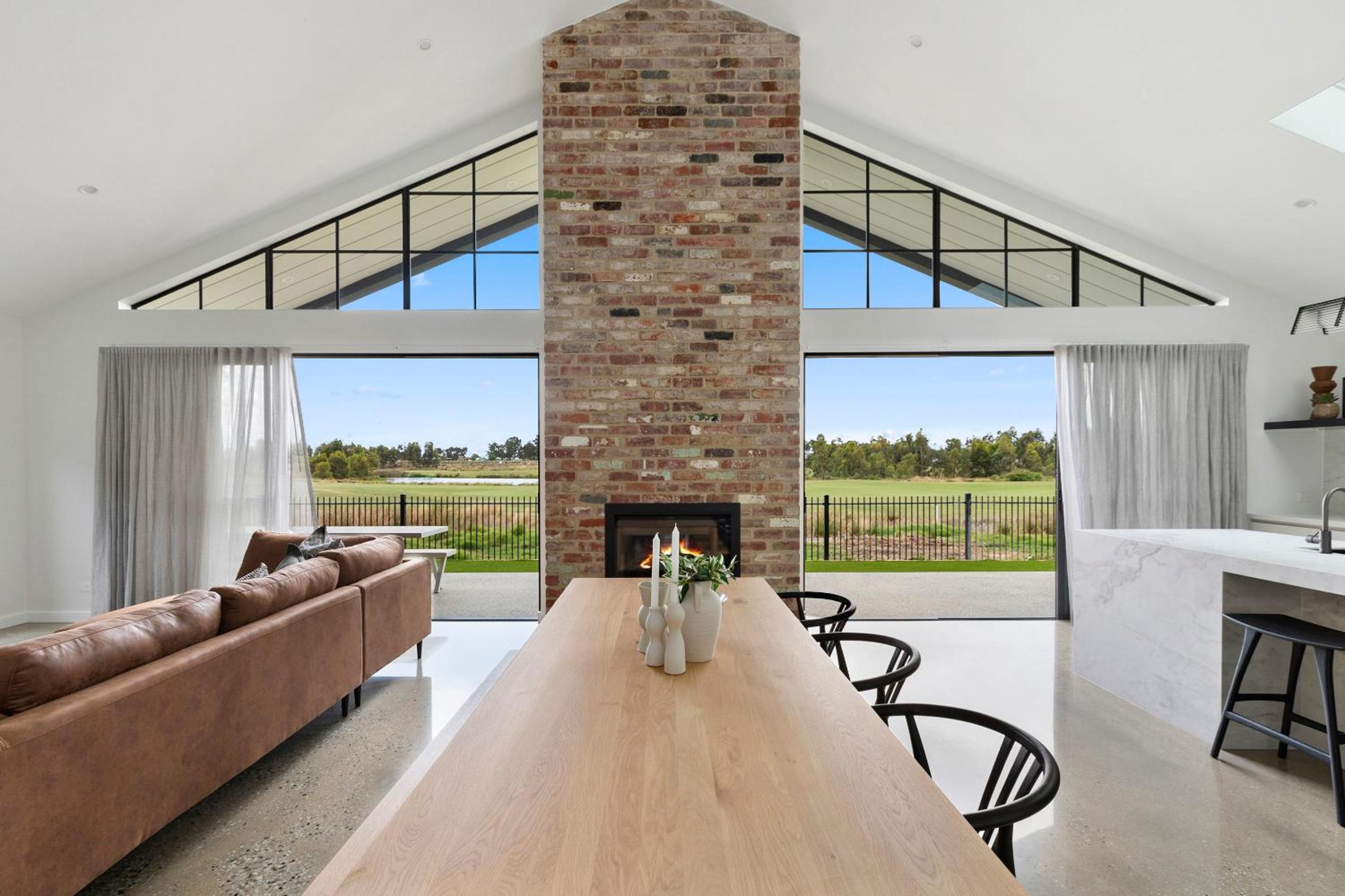 Three-Bedroom House photo 3