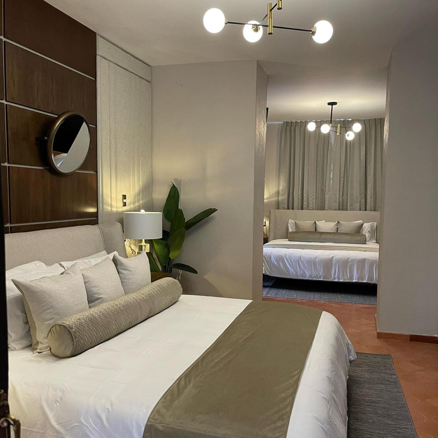 Executive Suite - Photo 3