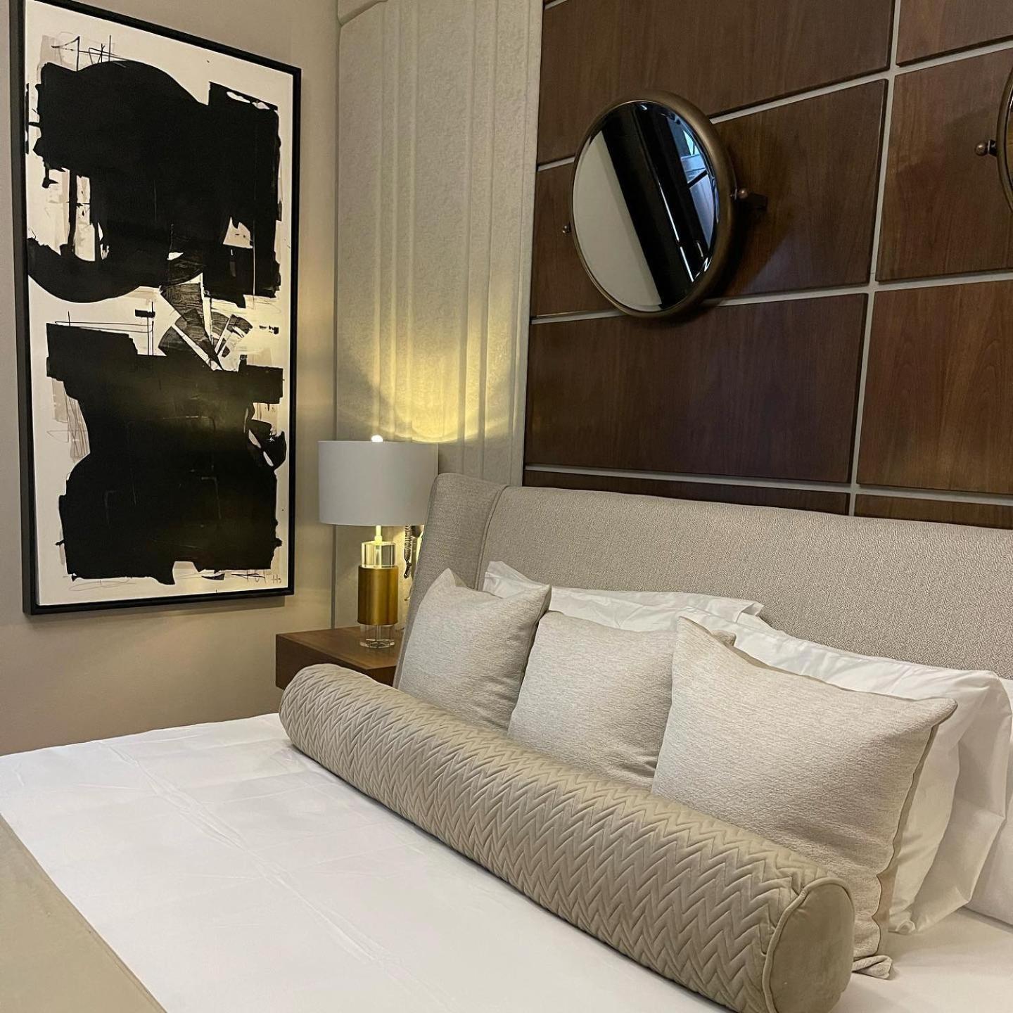 Executive Suite - Photo 1