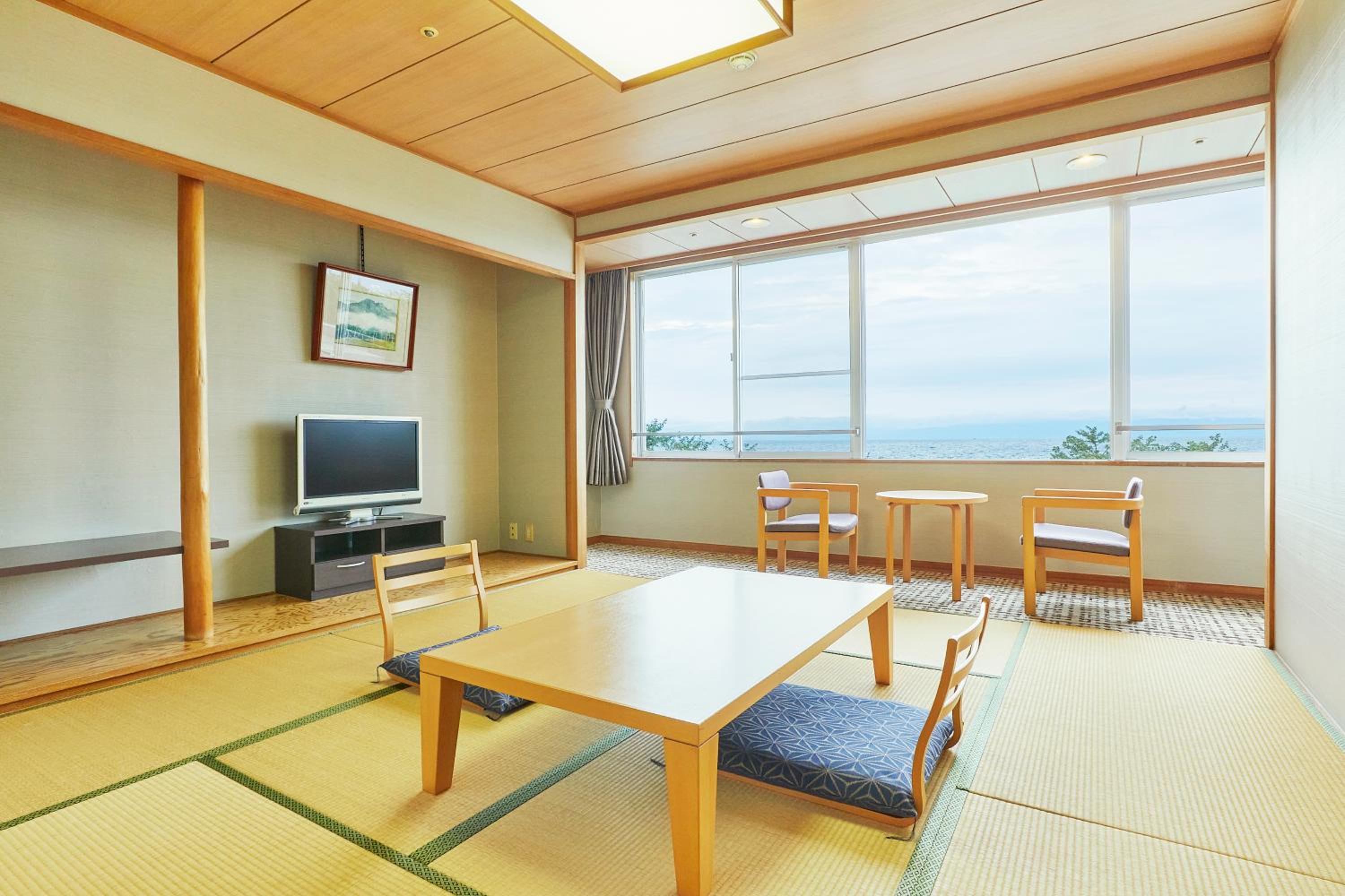 Japanese-style Room with 8 Tatami (MAX 4 Adults) photo 1