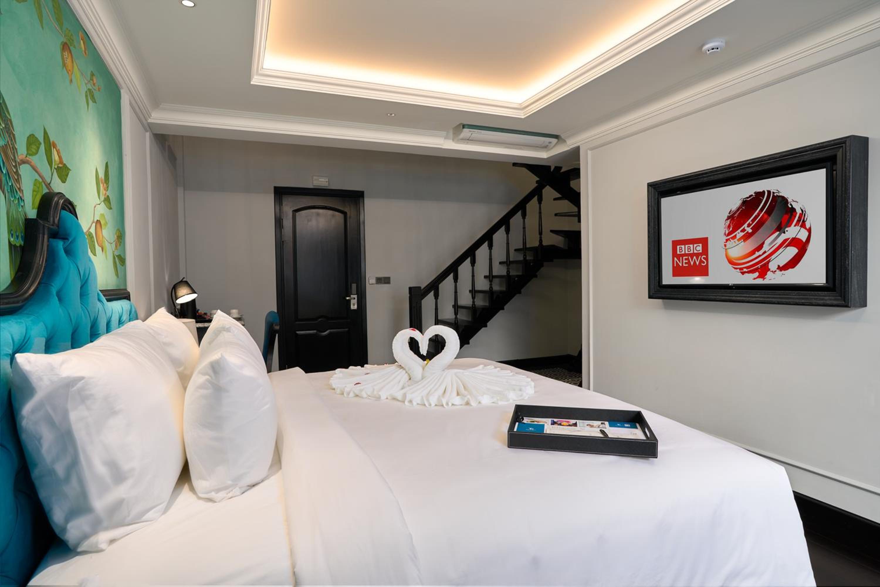 Duplex Suite - Photo 2