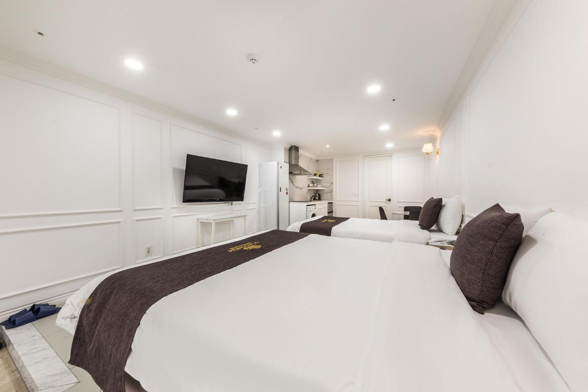Deluxe Triple Room