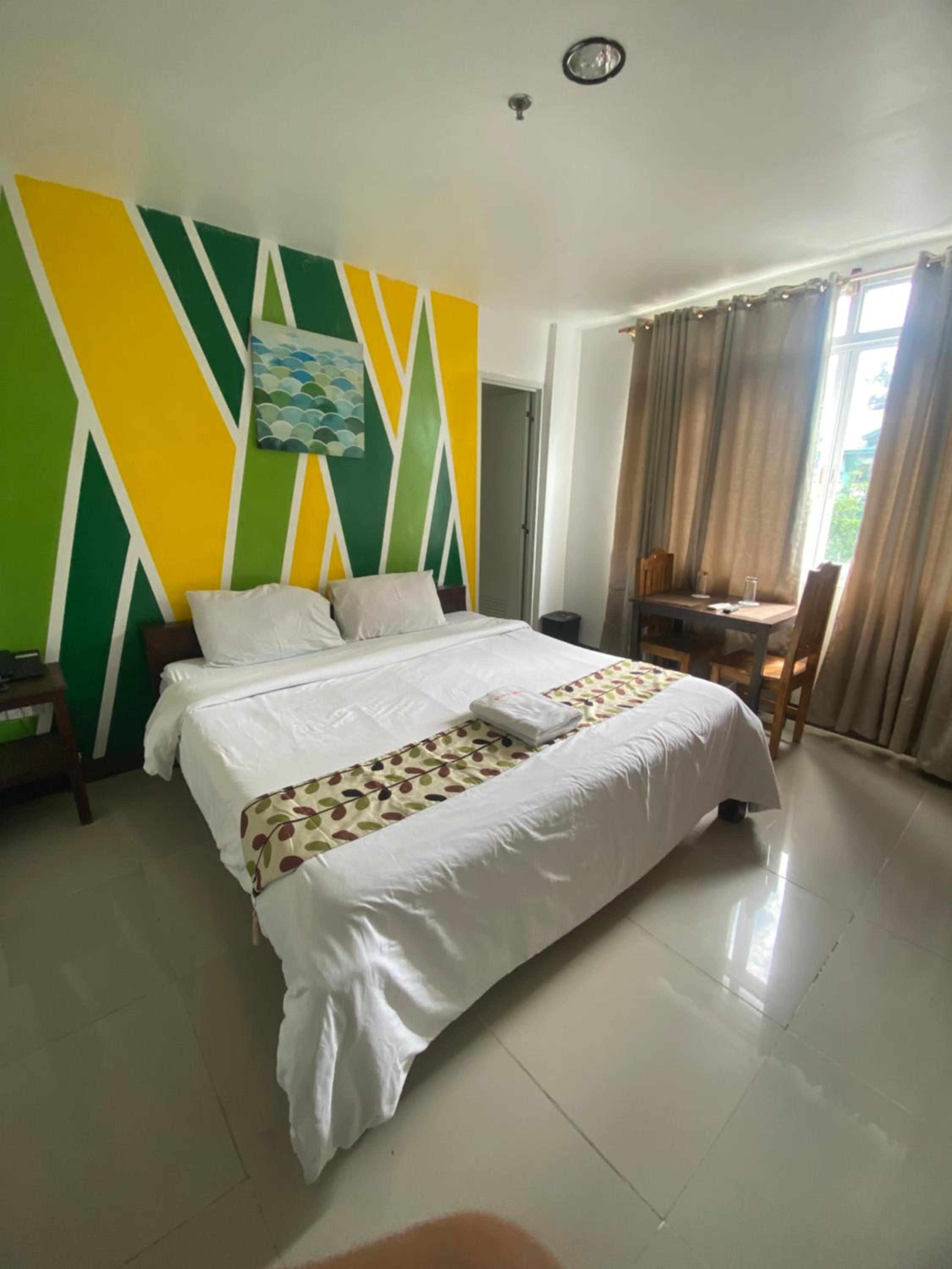 Standard King Room photo 2