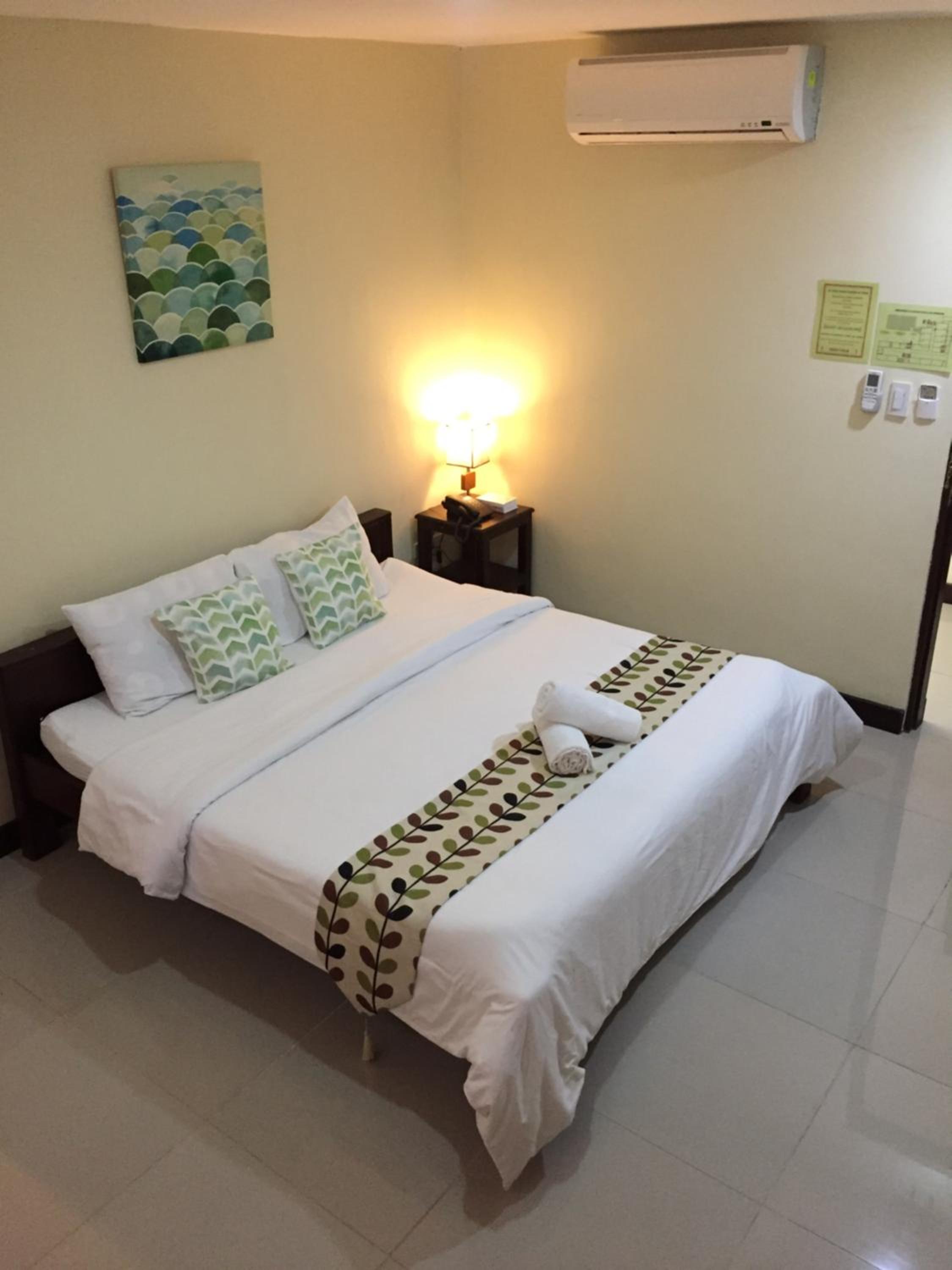 Deluxe King Room photo 2