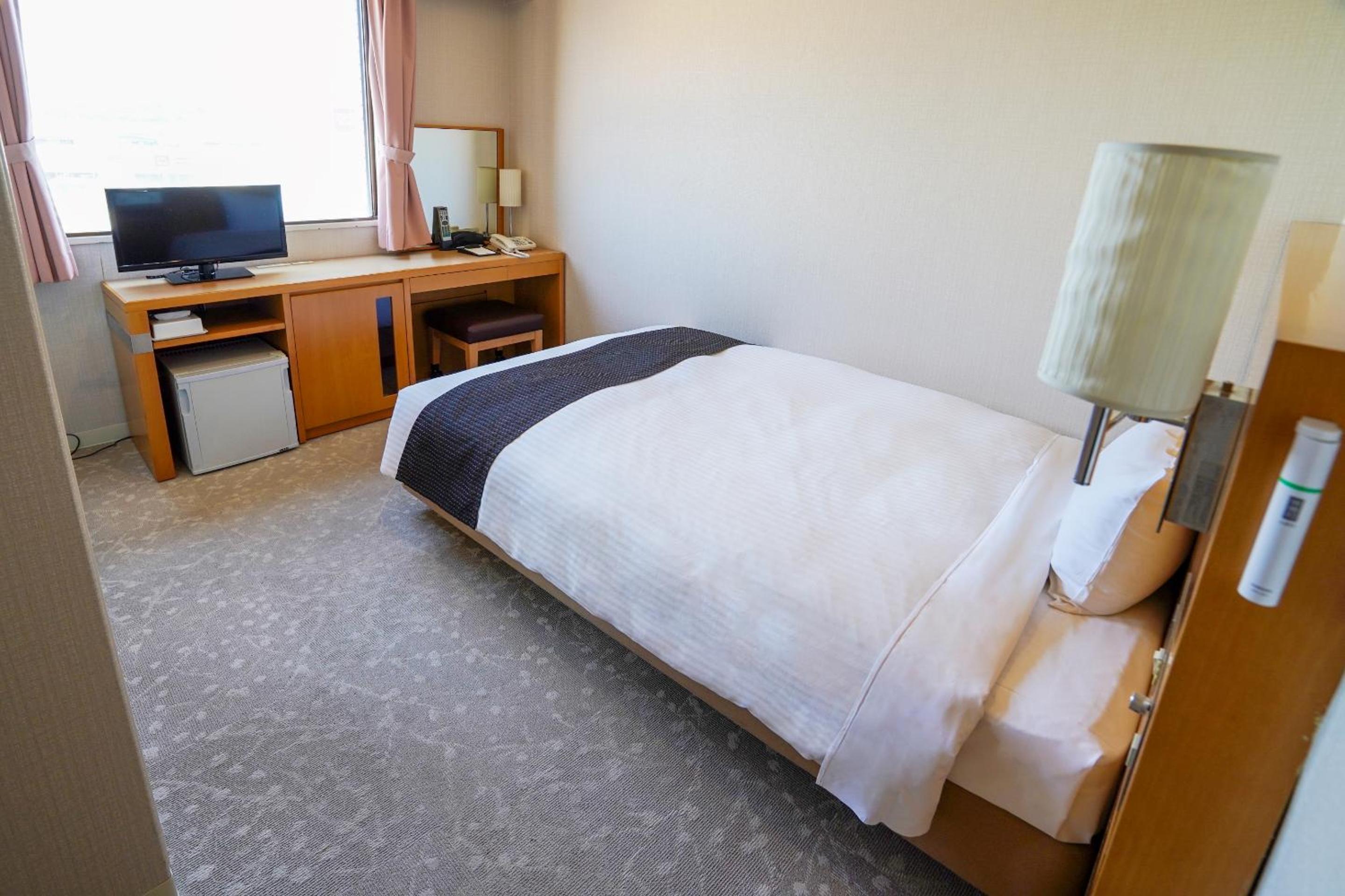 Standard Single Room - Smoking (E-Cigarets Only)